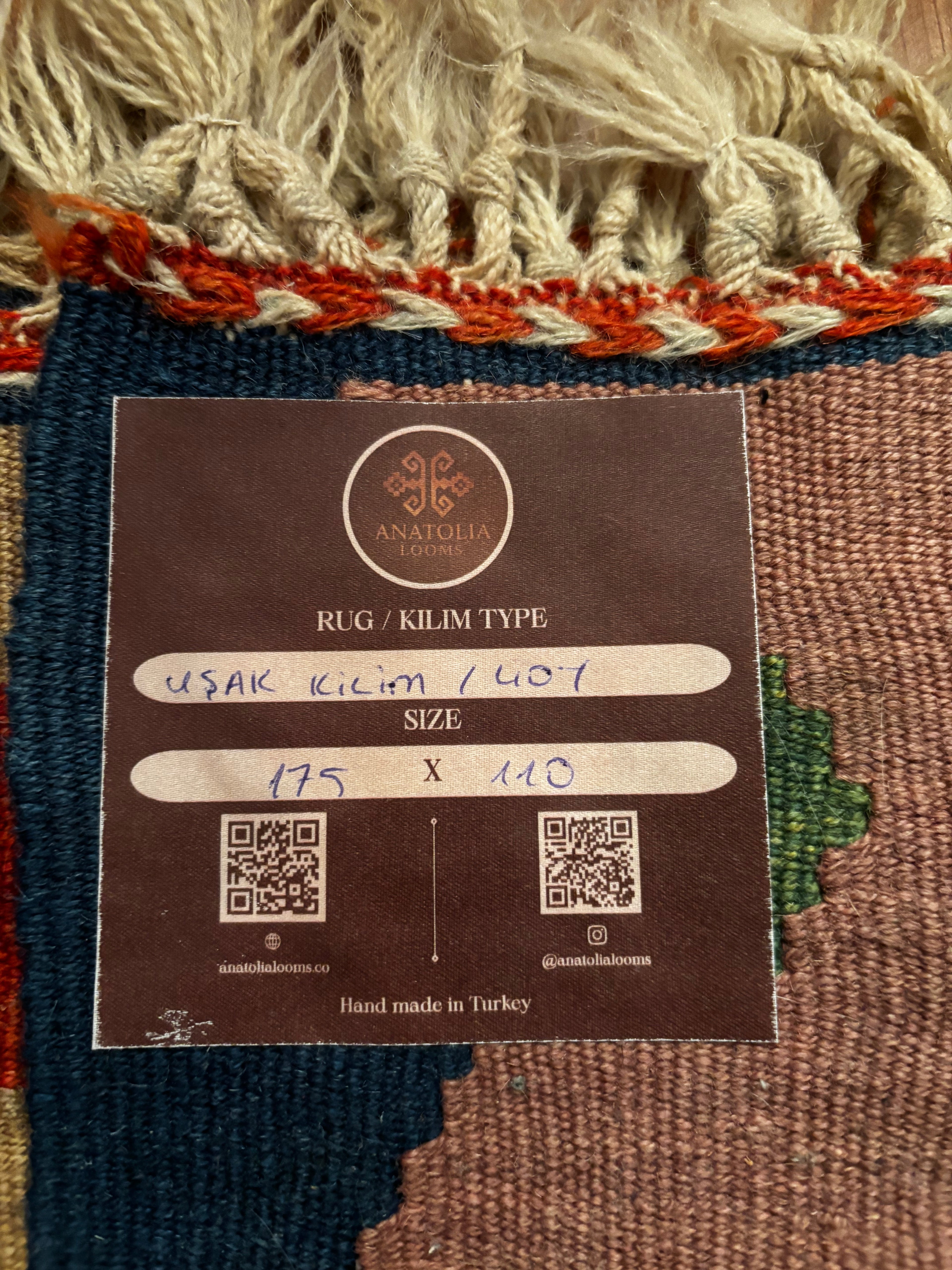 110 × 175 cm Vintage Uşak Kilim – Handmade Turkish Wool Flatweave Carpet