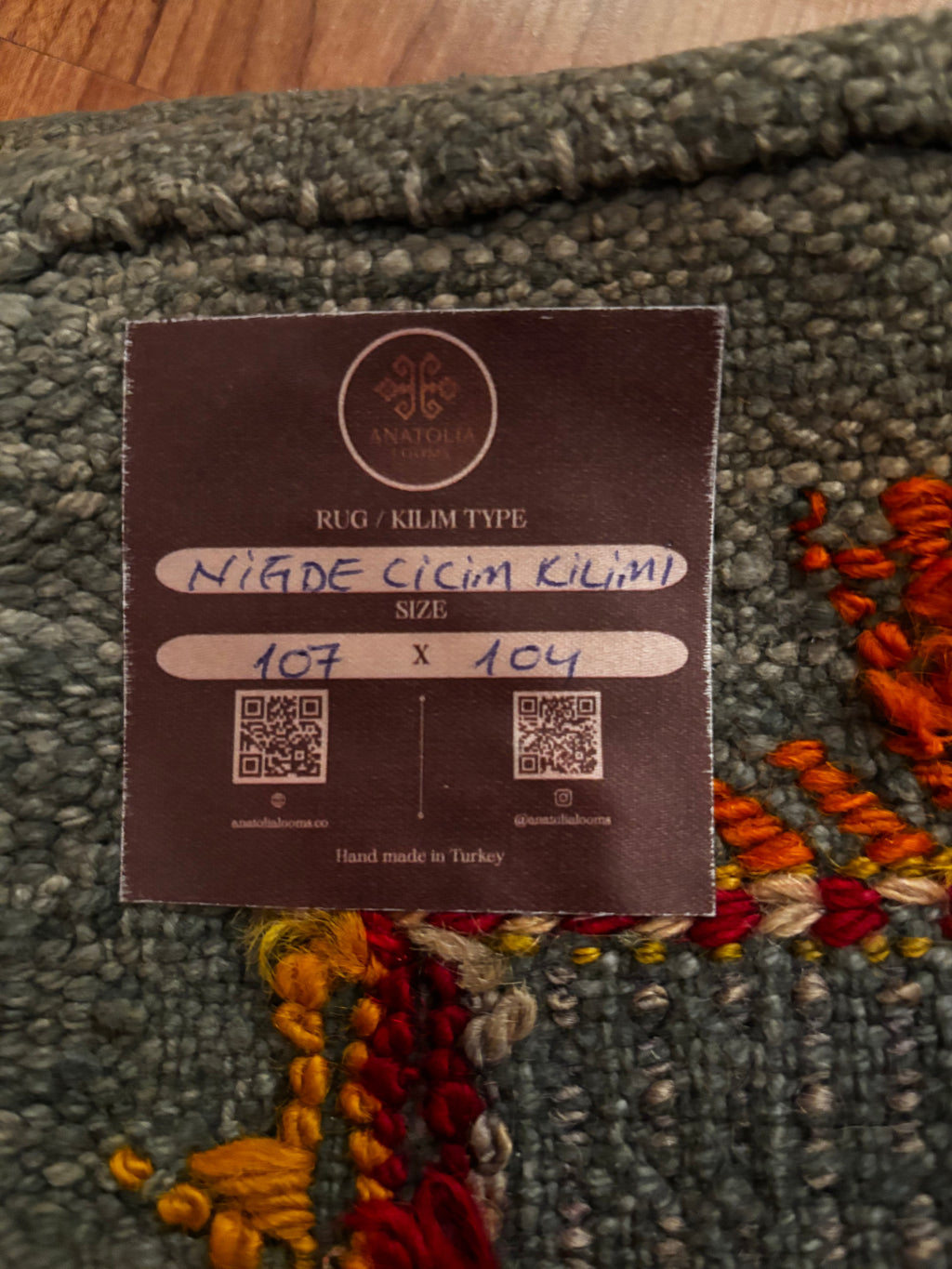 104 × 107 cm Vintage Niğde Cicim Kilim – Handmade Turkish Wool Carpet