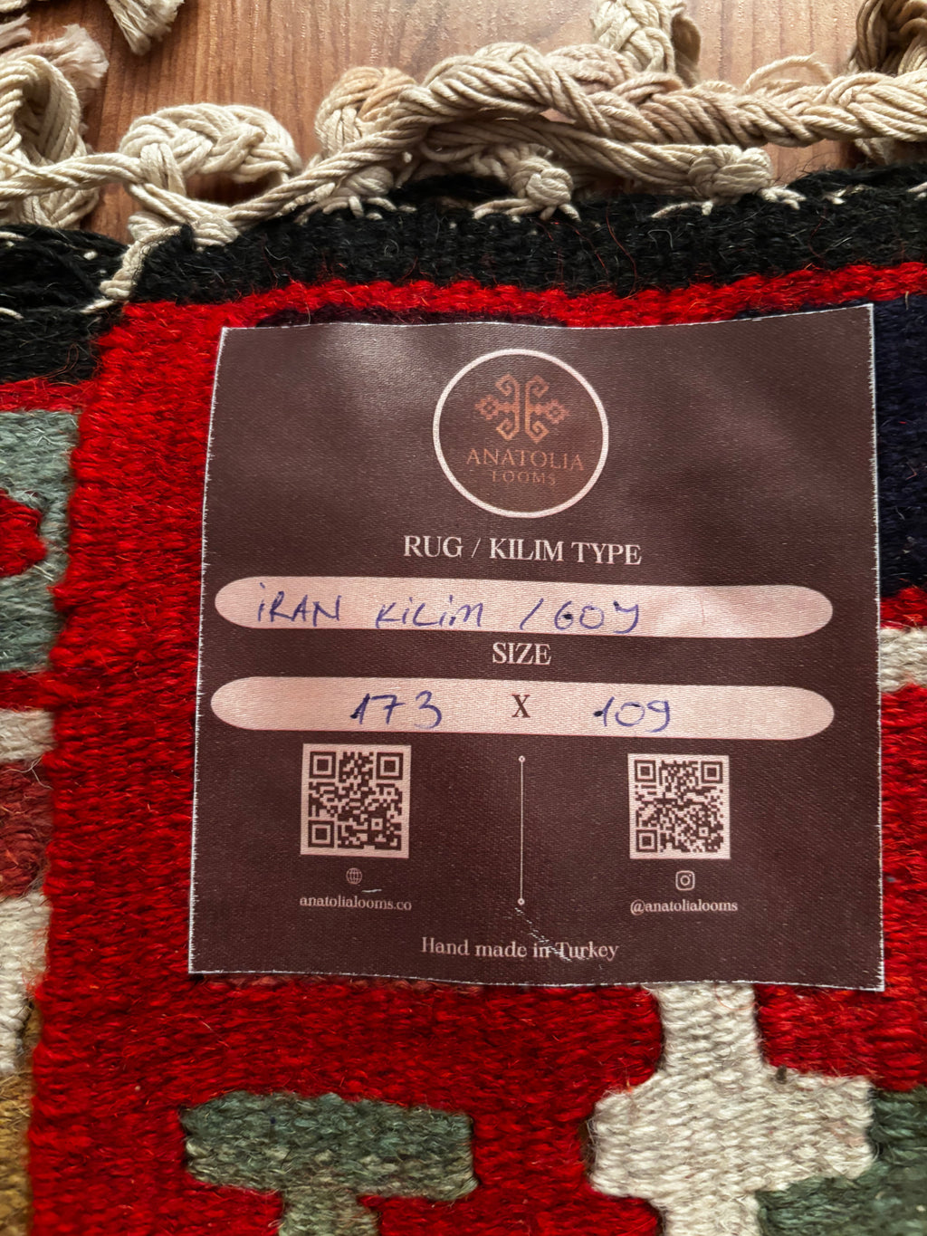 109 × 173 cm Vintage Persian Kilim – Handmade Wool Tribal Carpet