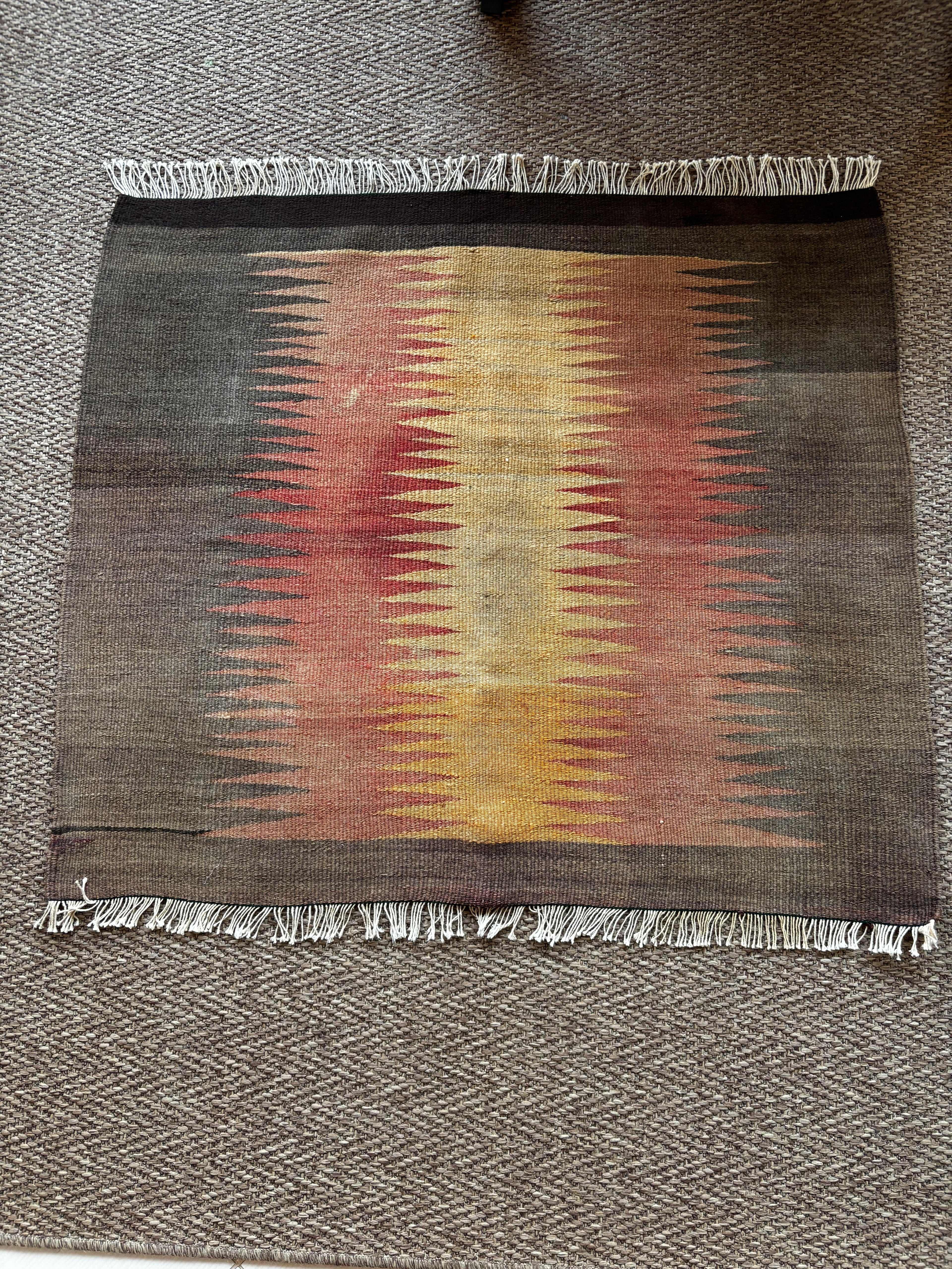 86 × 100 cm Vintage Afyon Parmaklı Kilim – Handmade Turkish Wool Carpet