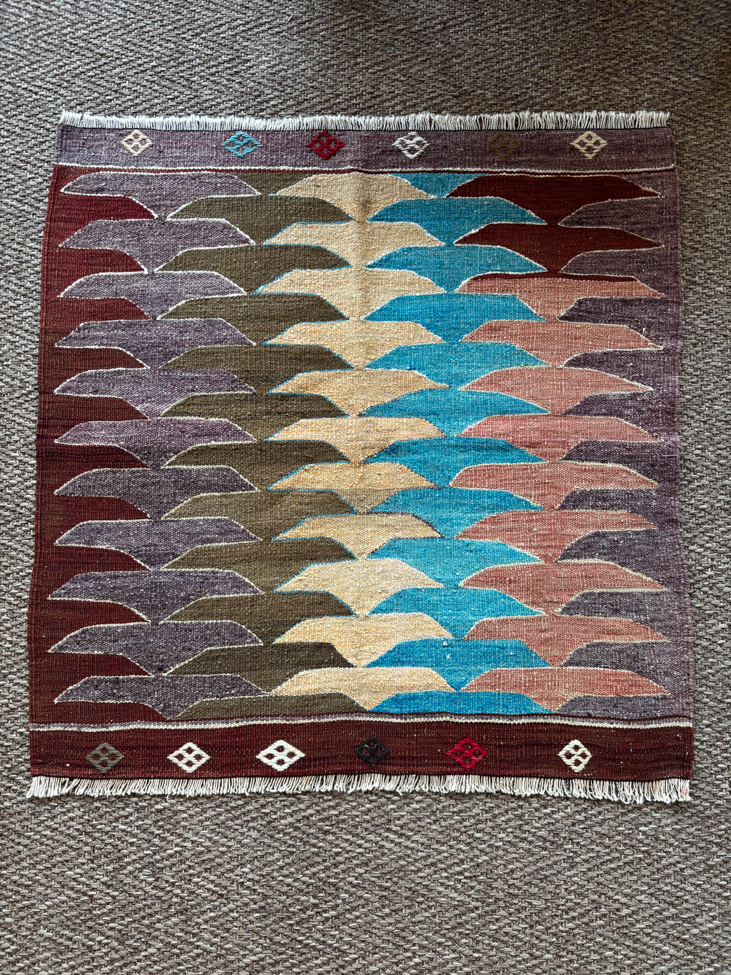 81 × 83 cm Vintage Afyon Parmaklı Kilim – Handmade Turkish Wool Carpet