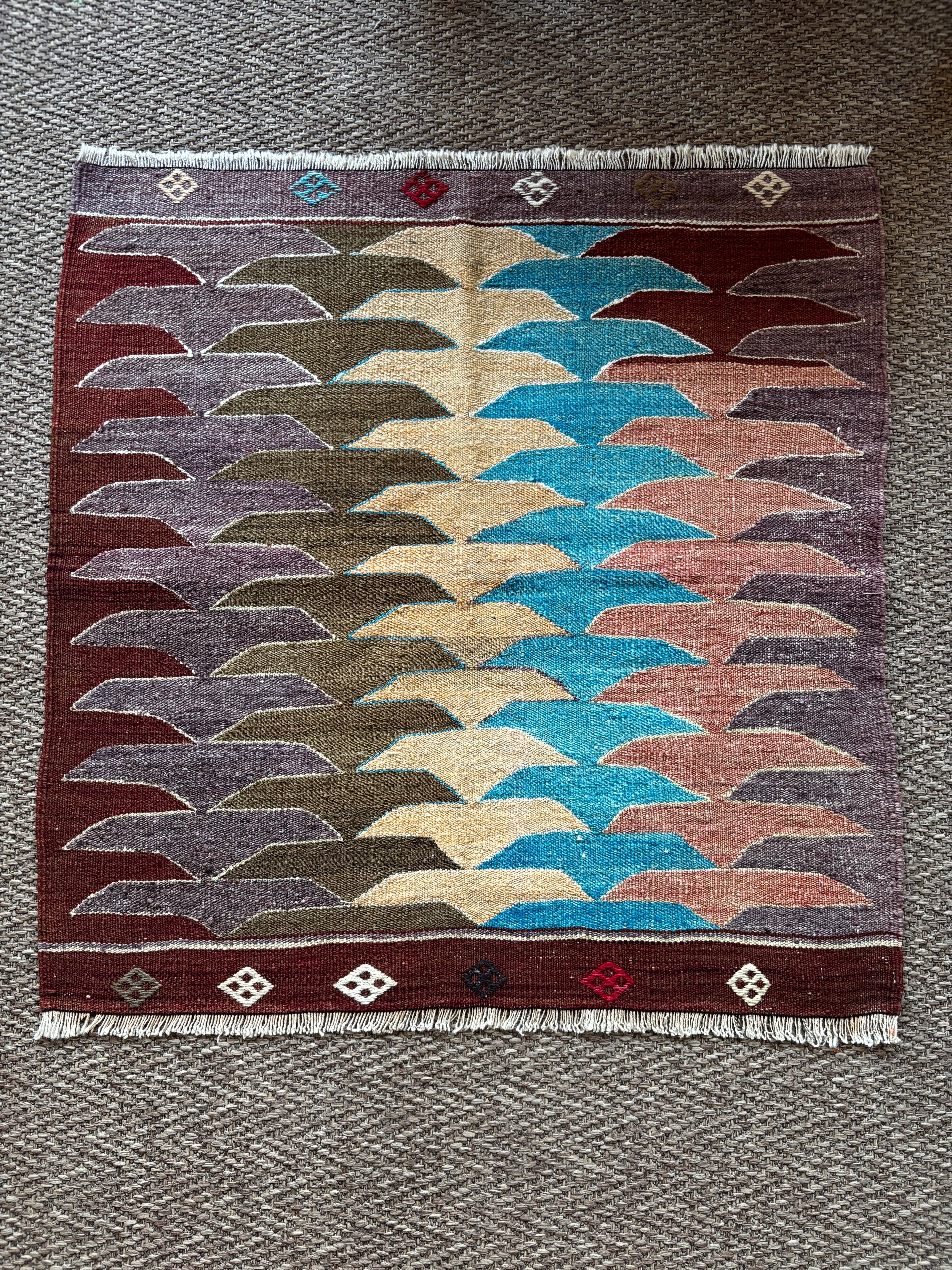 81 × 83 cm Vintage Afyon Parmaklı Kilim – Handmade Turkish Wool Carpet