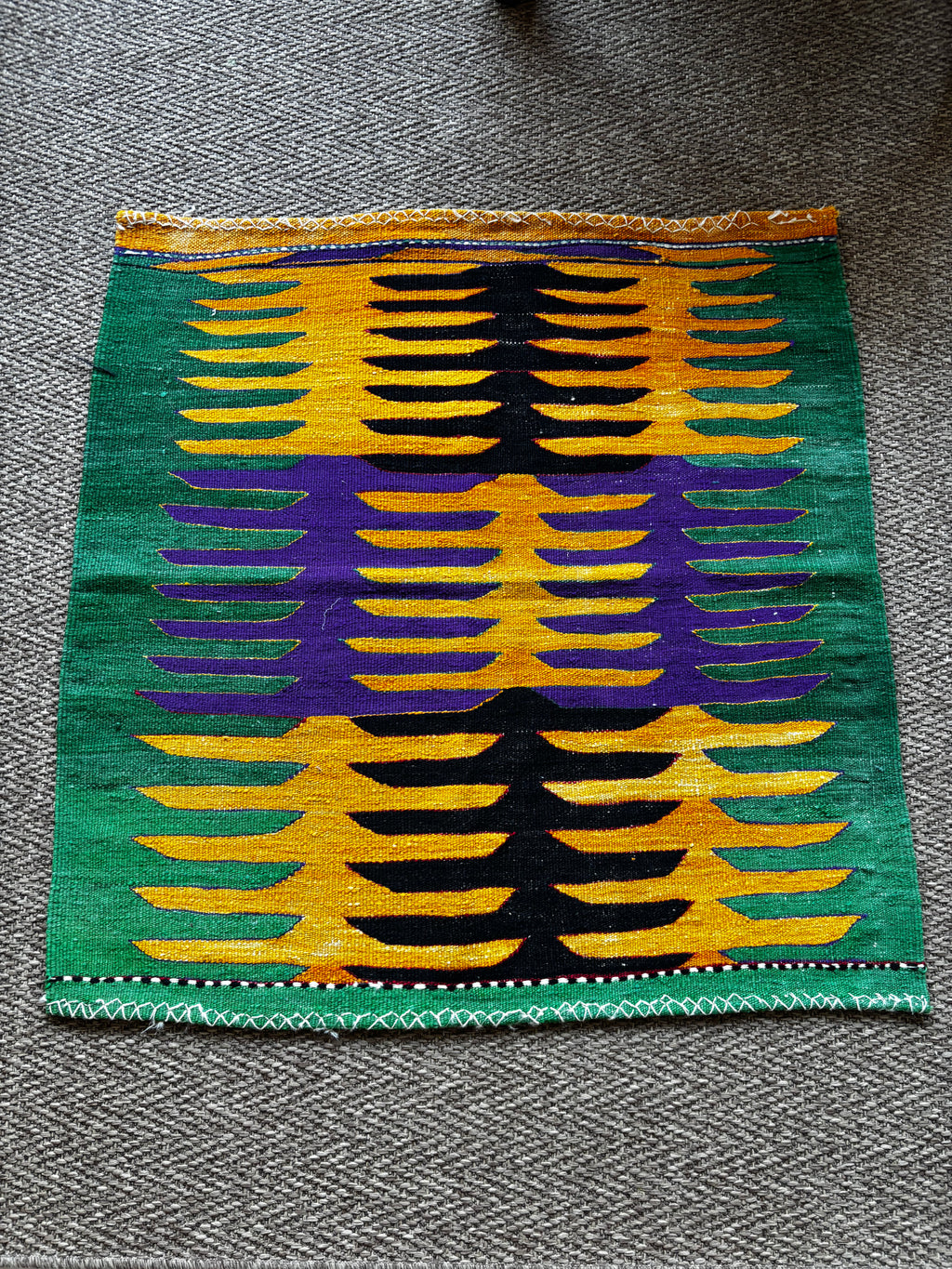 93 × 95 cm Vintage Afyon Parmaklı Kilim – Handmade Turkish Wool Carpet