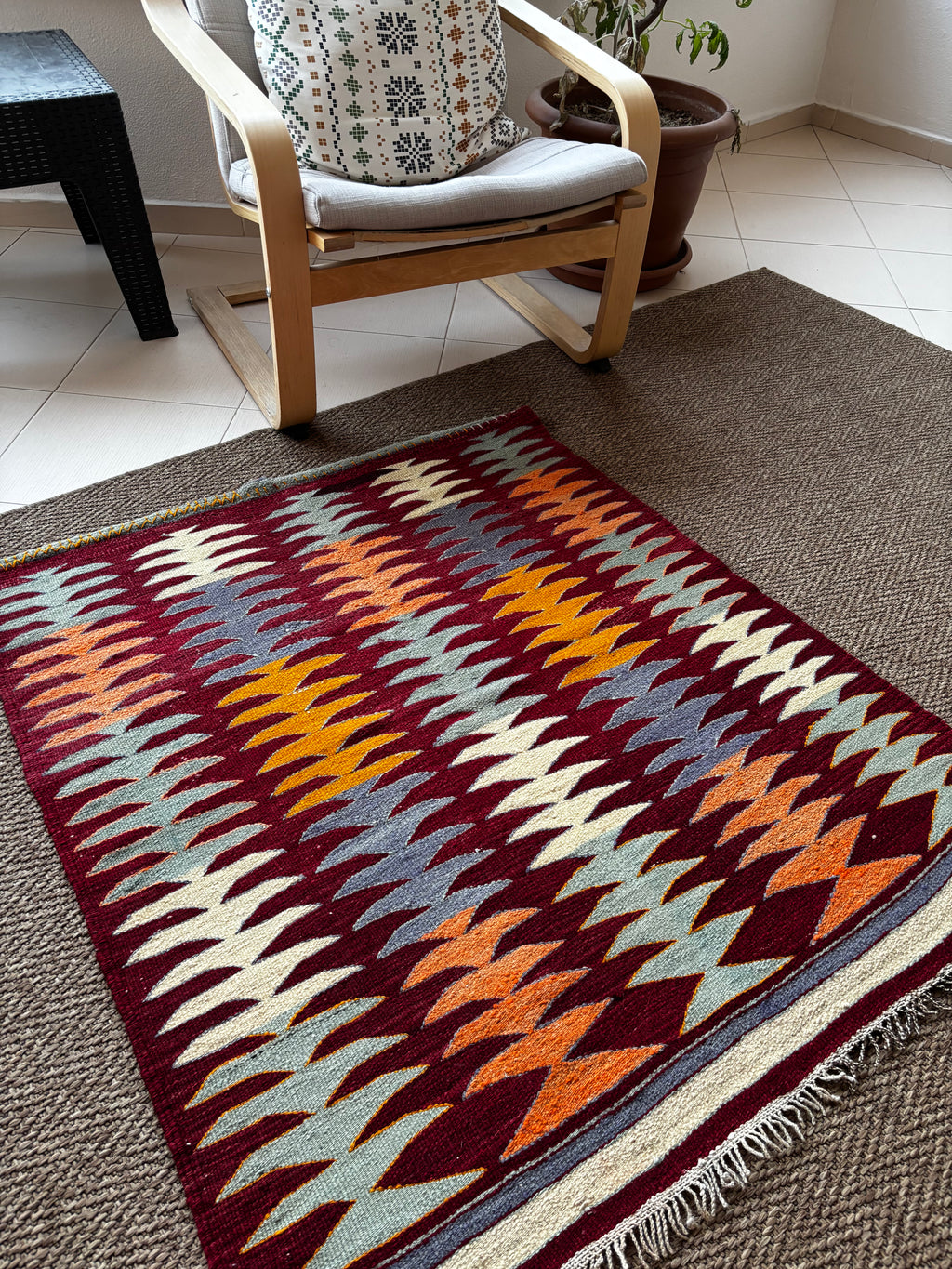 98 × 111 cm Vintage Afyon Parmaklı Kilim – Handmade Turkish Wool Carpet