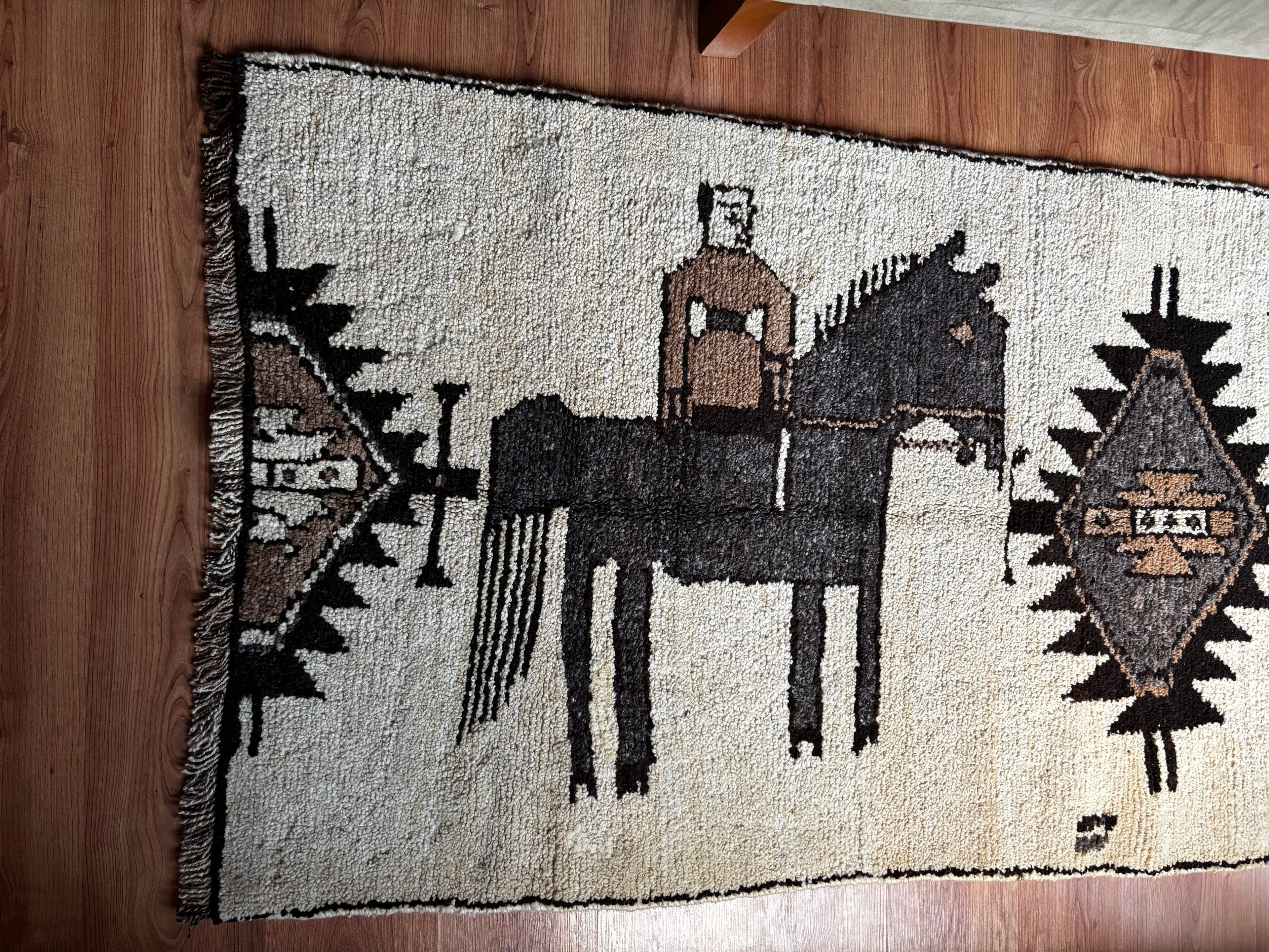 102 × 330 cm | Handmade Kurdish Figurative Tribal Runner