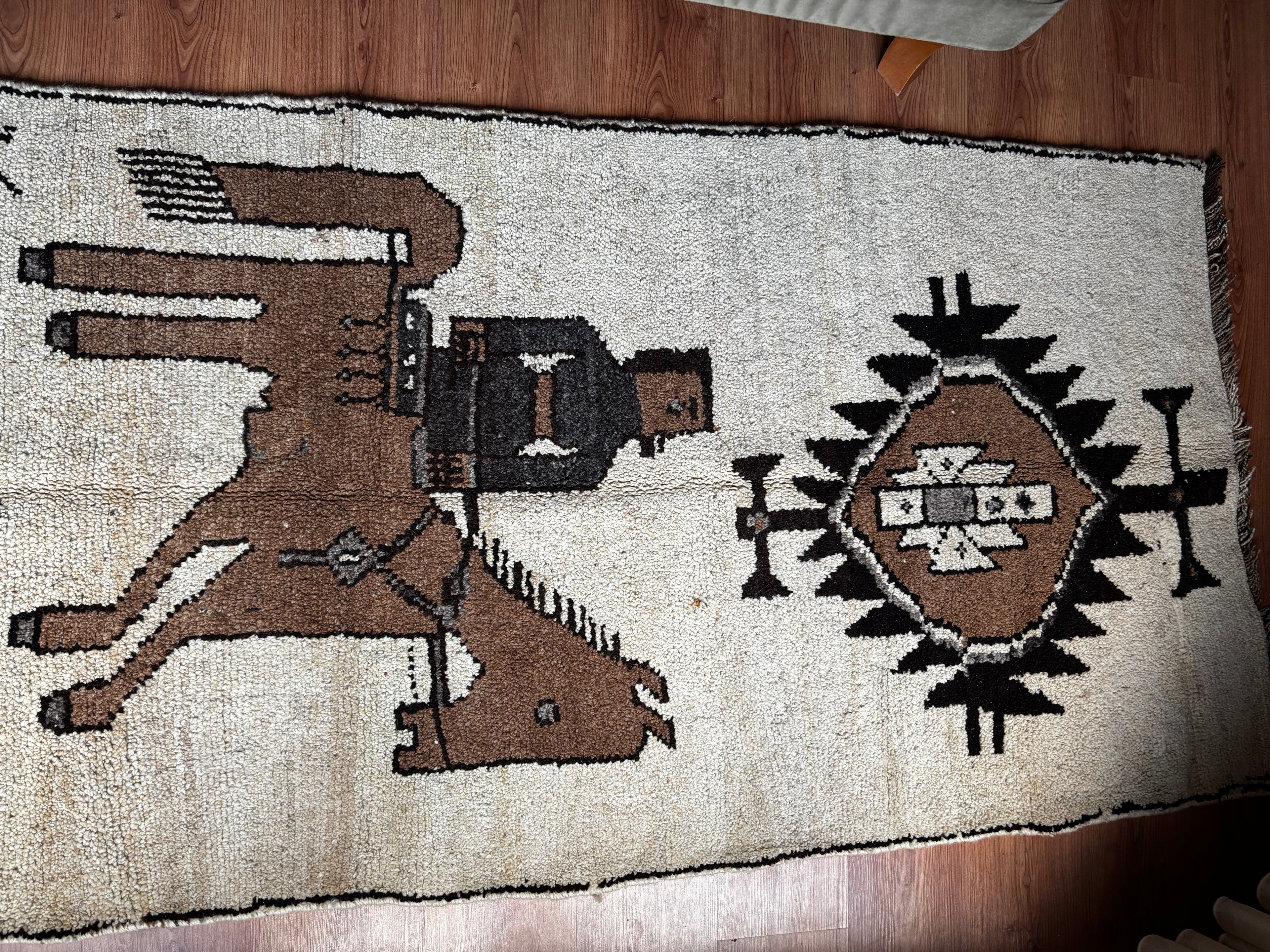 102 × 330 cm | Handmade Kurdish Figurative Tribal Runner