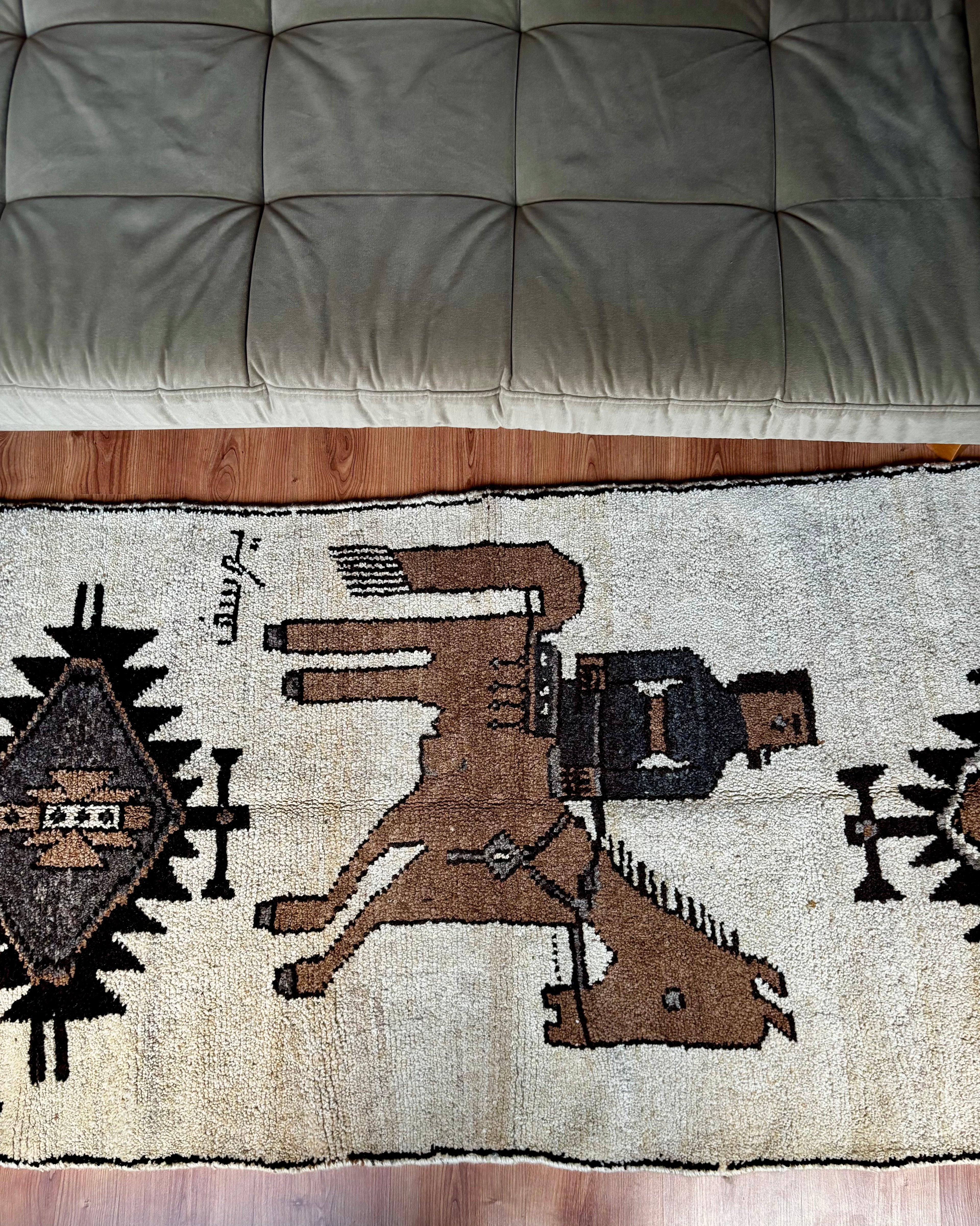 102 × 330 cm | Handmade Kurdish Figurative Tribal Runner