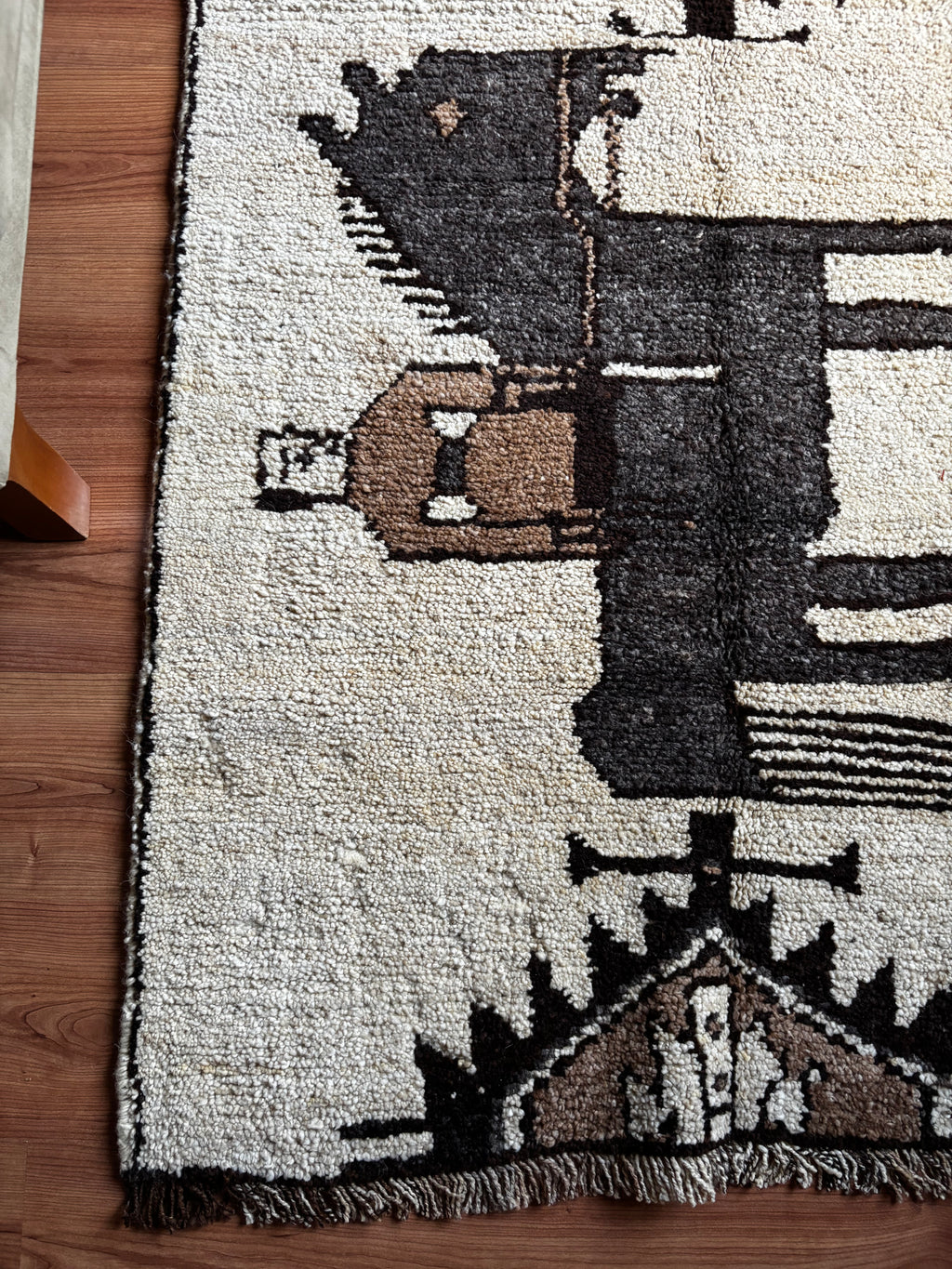 102 × 330 cm | Handmade Kurdish Figurative Tribal Runner