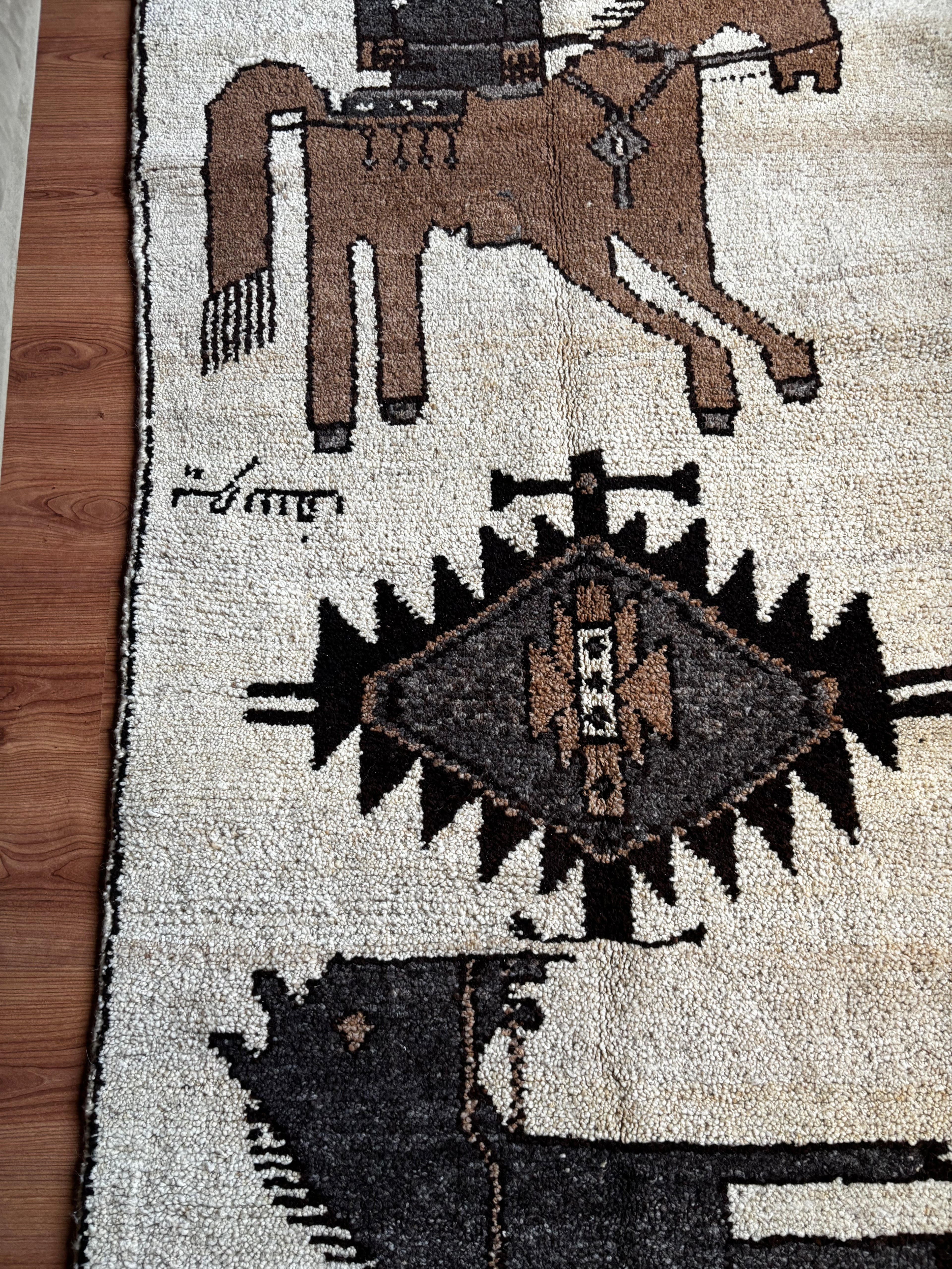 102 × 330 cm | Handmade Kurdish Figurative Tribal Runner