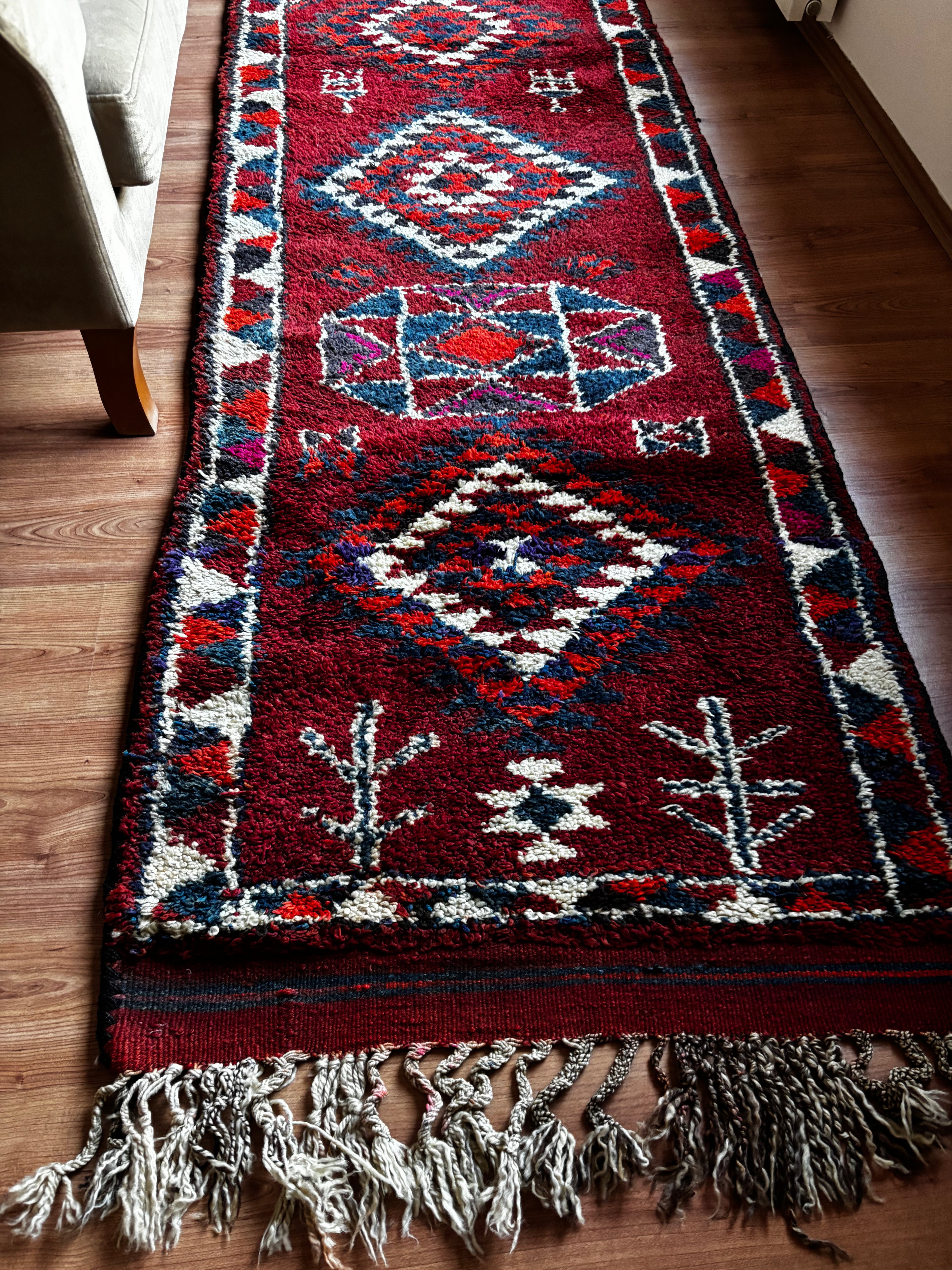 92 × 370 cm | Handmade Vintage Herki Wool Runner