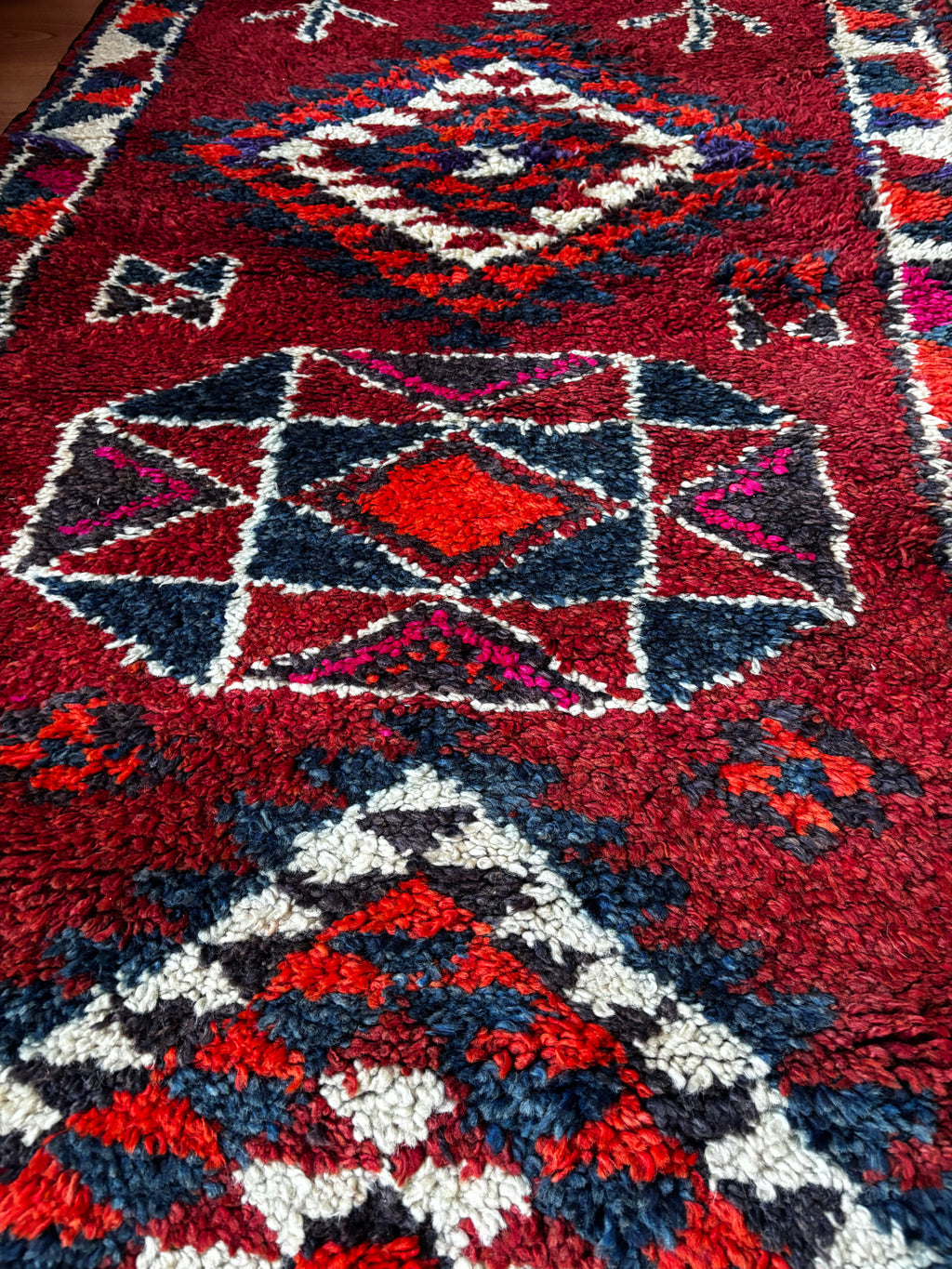 92 × 370 cm | Handmade Vintage Herki Wool Runner