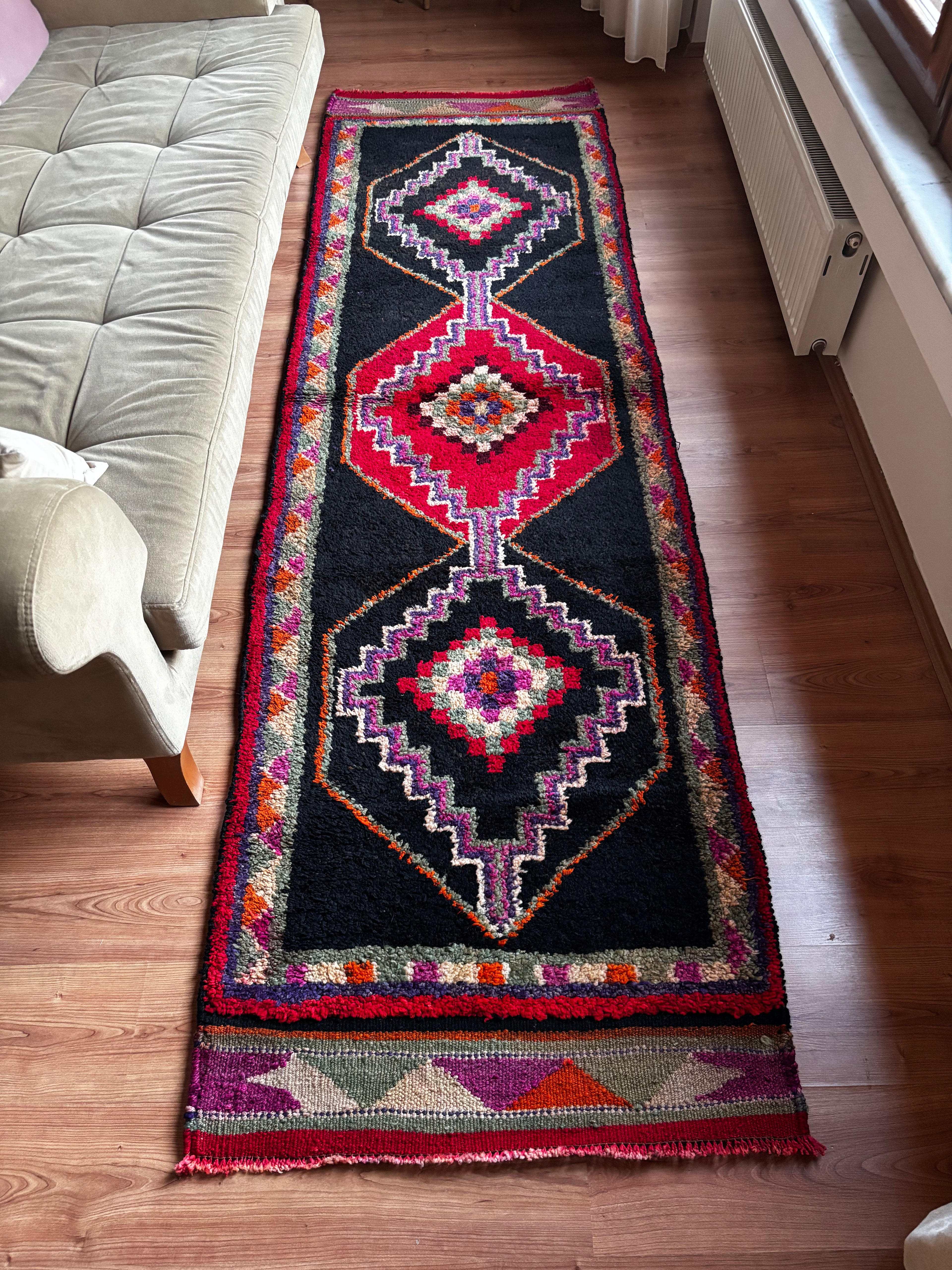 87 × 300 cm | Handmade Vintage Herki Wool Runner