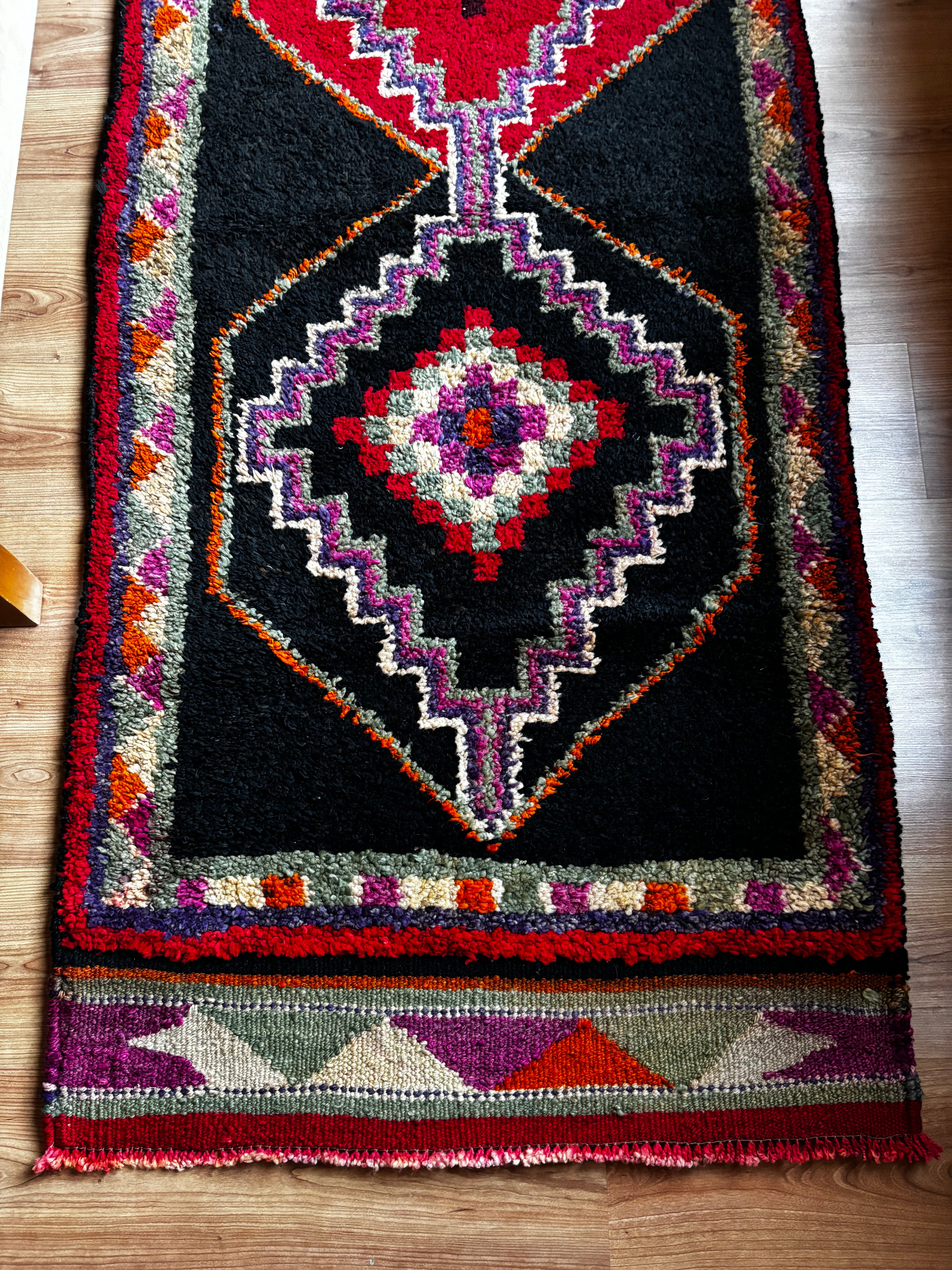 87 × 300 cm | Handmade Vintage Herki Wool Runner
