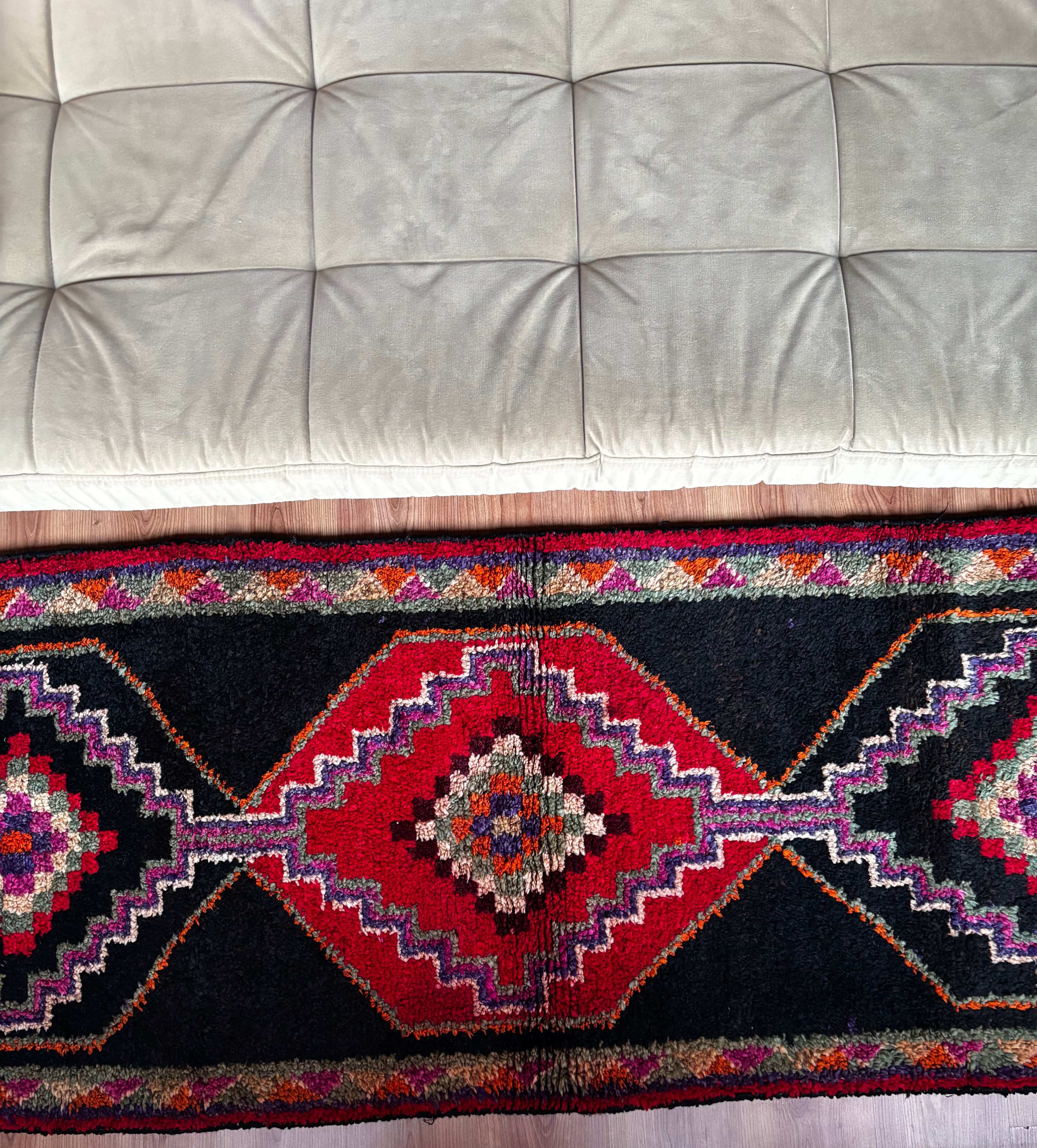 87 × 300 cm | Handmade Vintage Herki Wool Runner