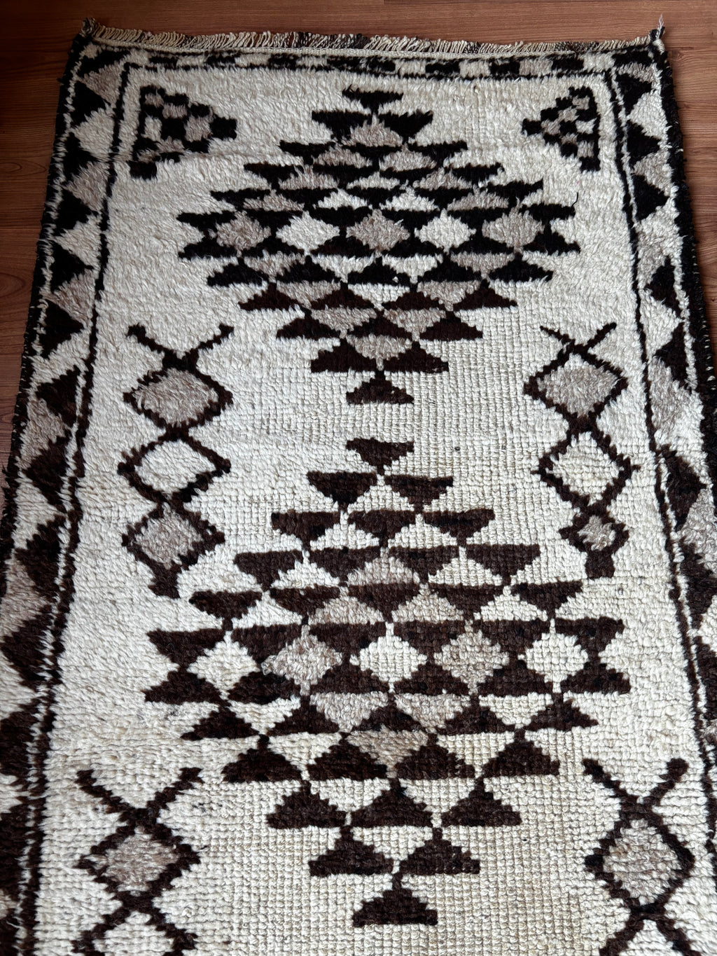 88 × 390 cm | Handmade Herki Tribal Runner Rug