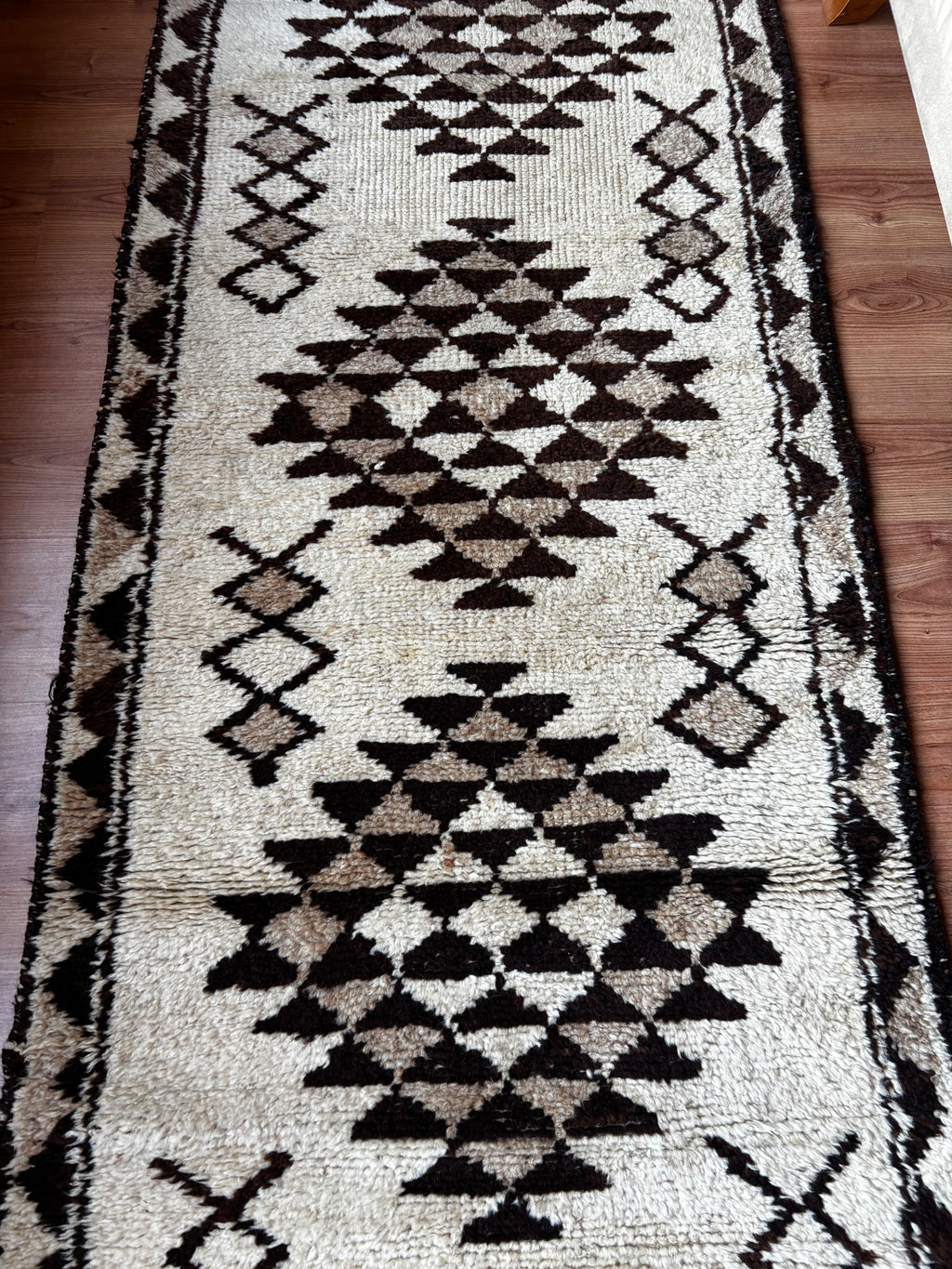 88 × 390 cm | Handmade Herki Tribal Runner Rug