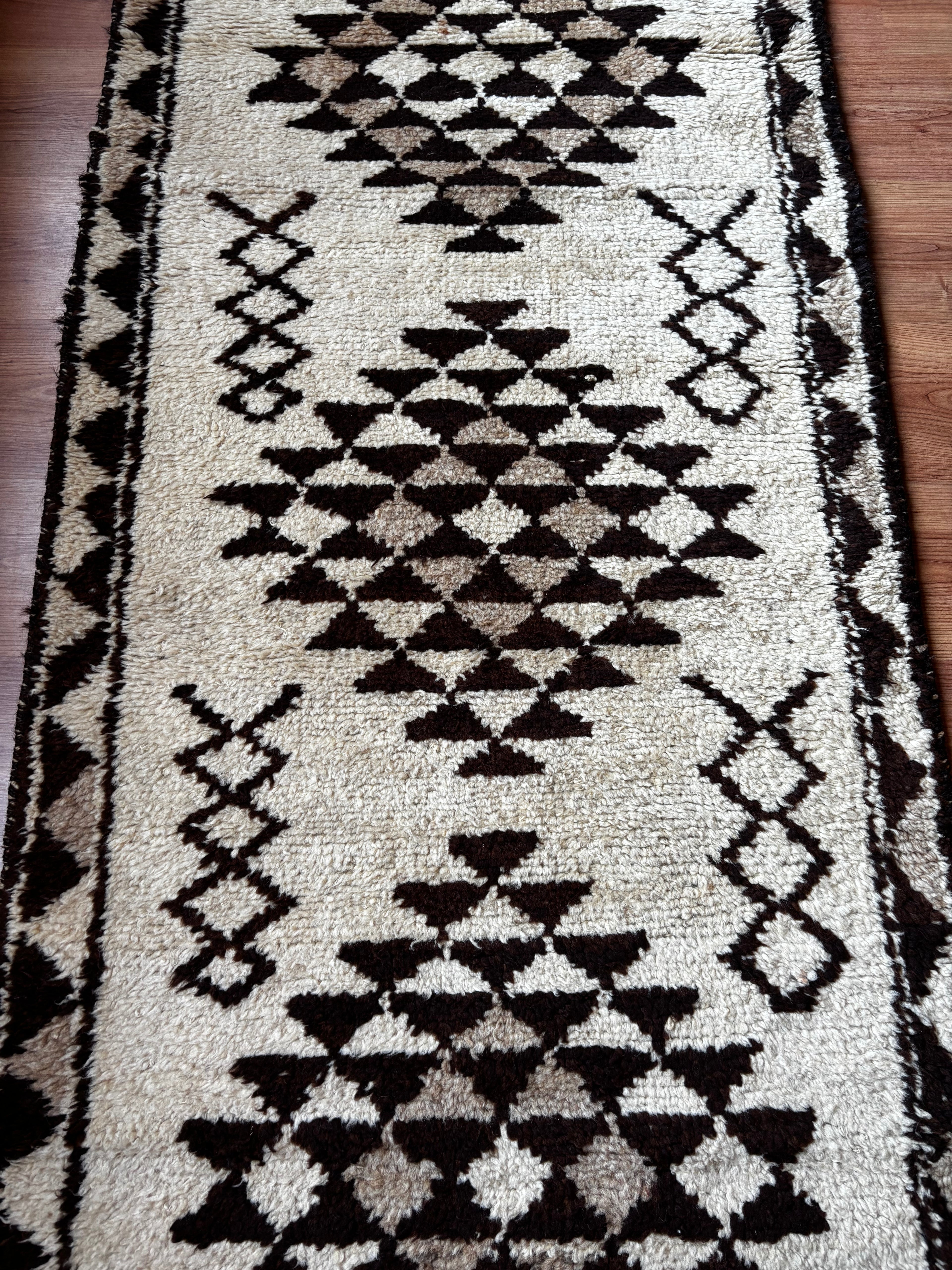 88 × 390 cm | Handmade Herki Tribal Runner Rug