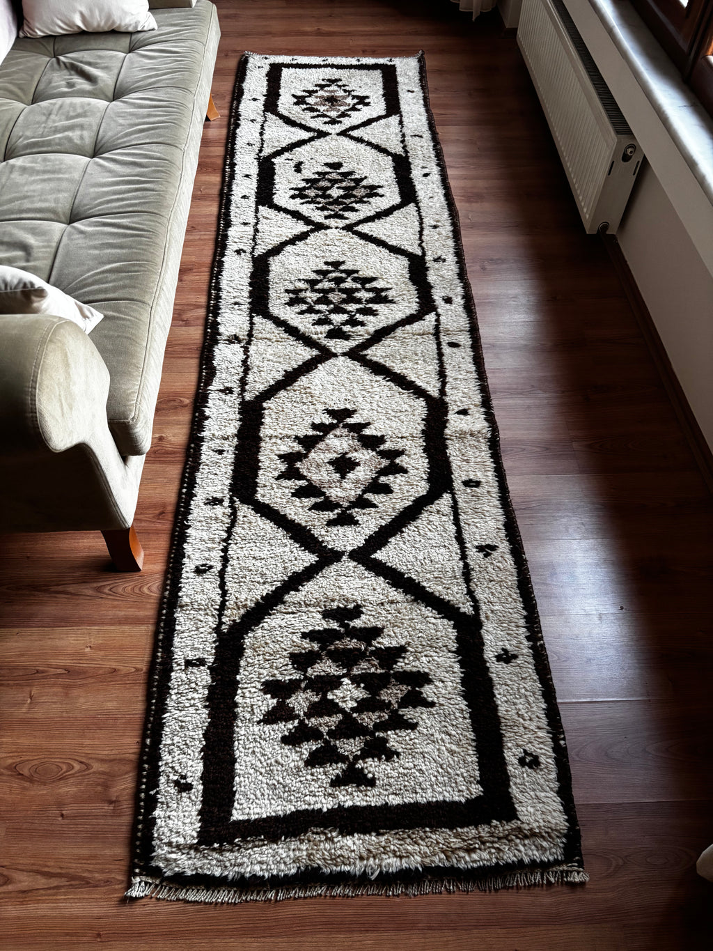 Herki Tribal Runner Rug – Ivory · 80 × 320 cm
