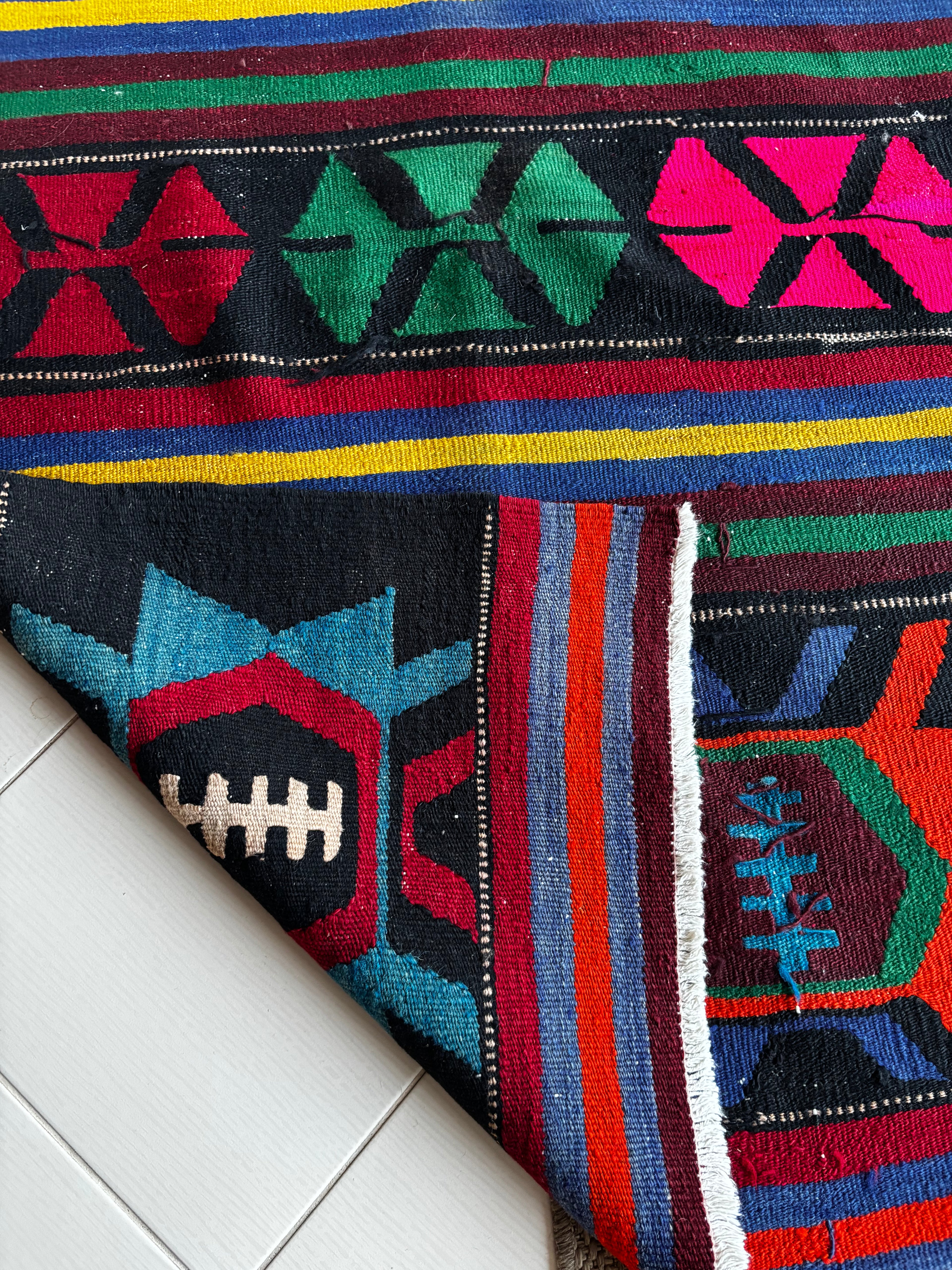 160 × 200 cm Vintage Afyon Kilim – Handmade Turkish Wool Carpet