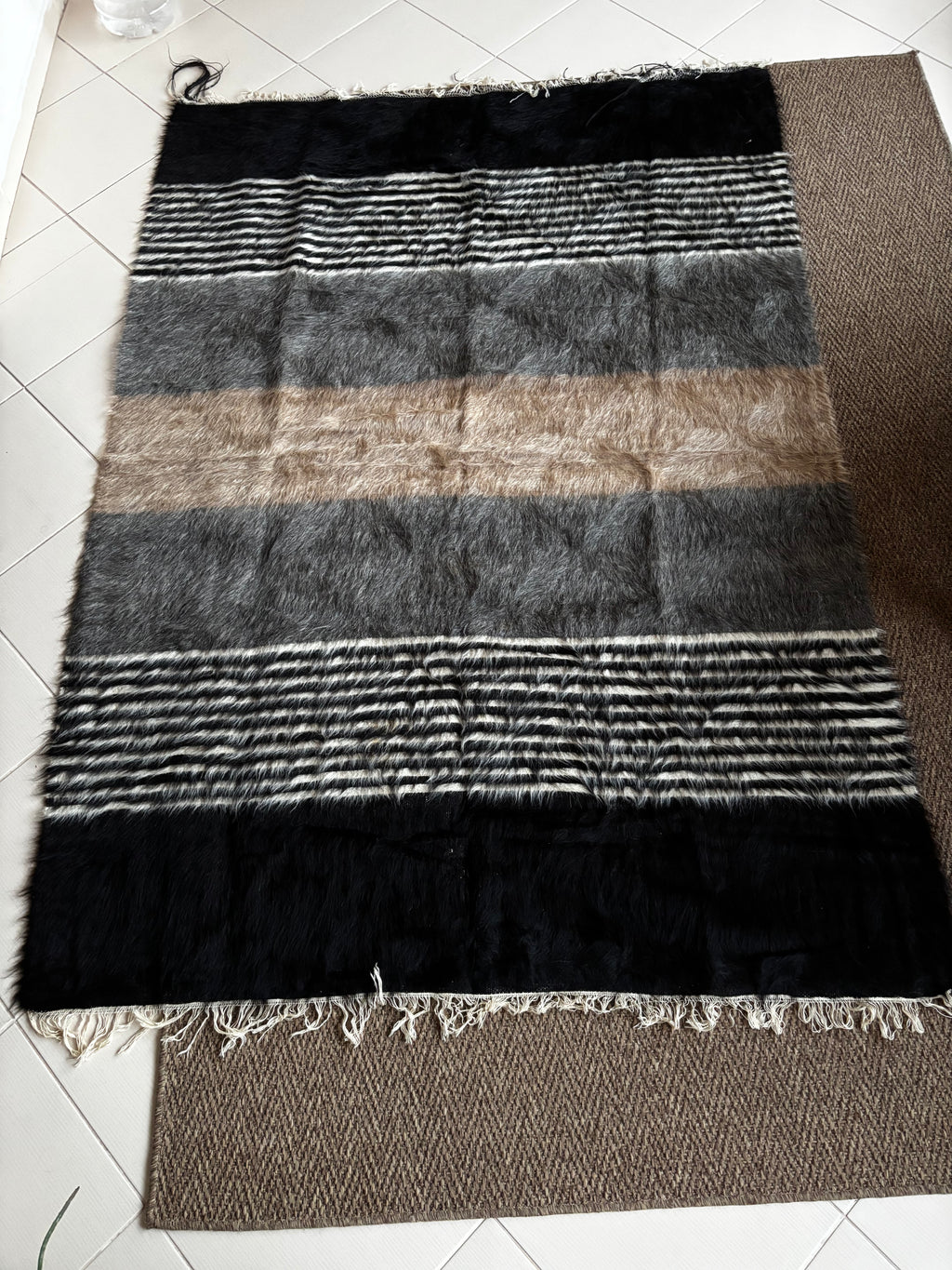 140 × 200 cm Vintage Siirt Kilim – Handmade Turkish Wool Carpet