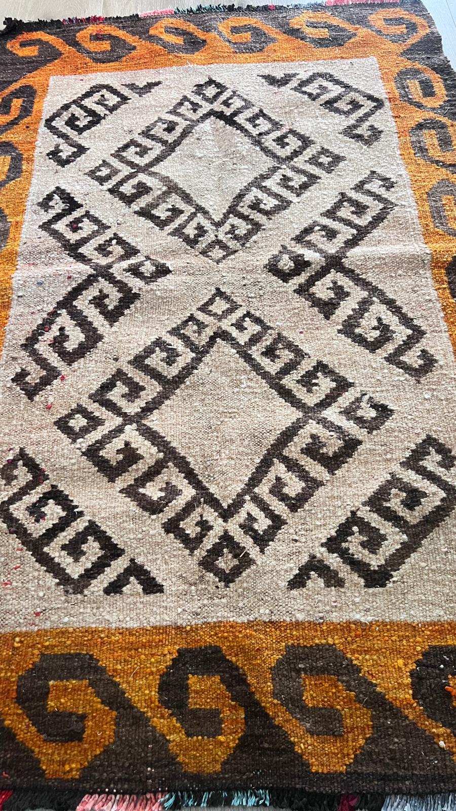 Vintage Anatolian Tribal Rug – 100x151 cm – Handwoven Wool Accent Rug