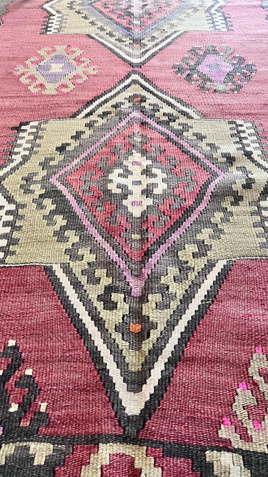 Vintage Anatolian Runner Rug – 107x305 cm – Handwoven Wool Tribal Kilim
