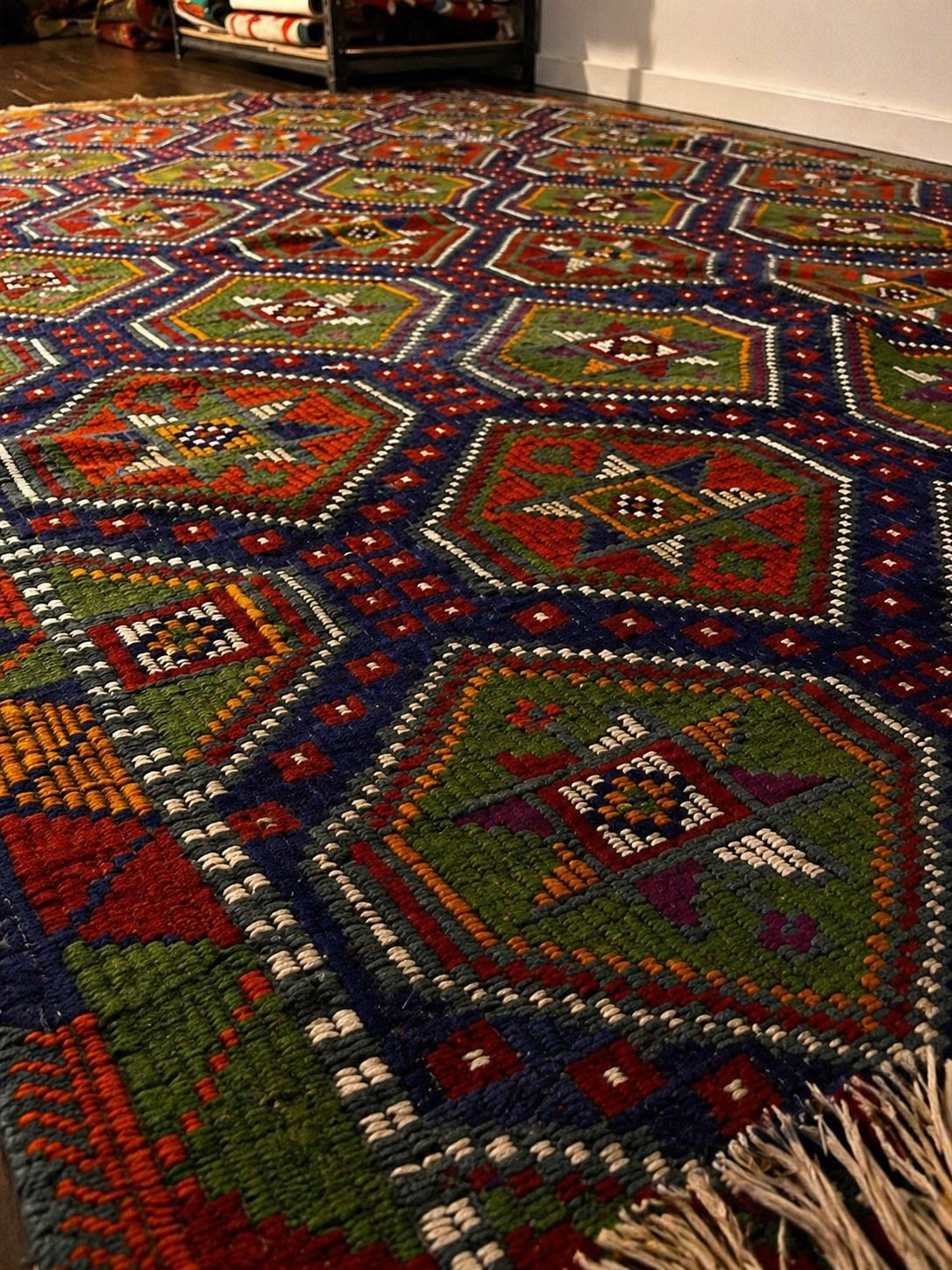 Large Vintage Anatolian Rug – 187x293 cm – Handwoven Wool Statement Carpet