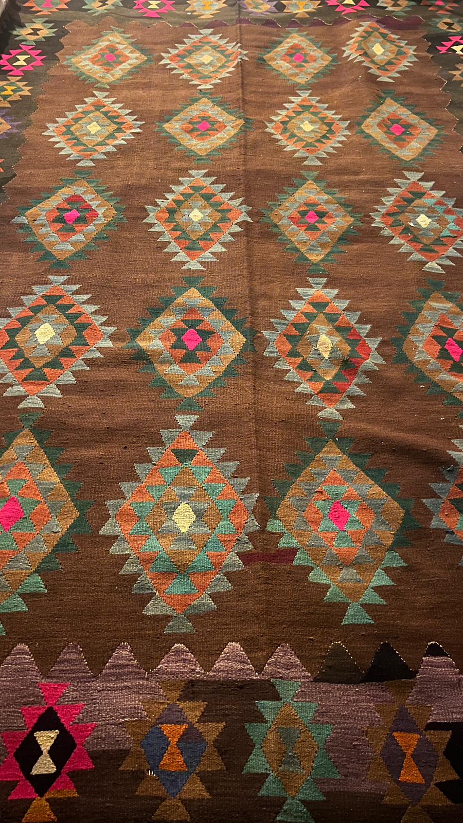 Large Vintage Kilim Rug – 200x323 cm – Handwoven Wool Bohemian Carpet
