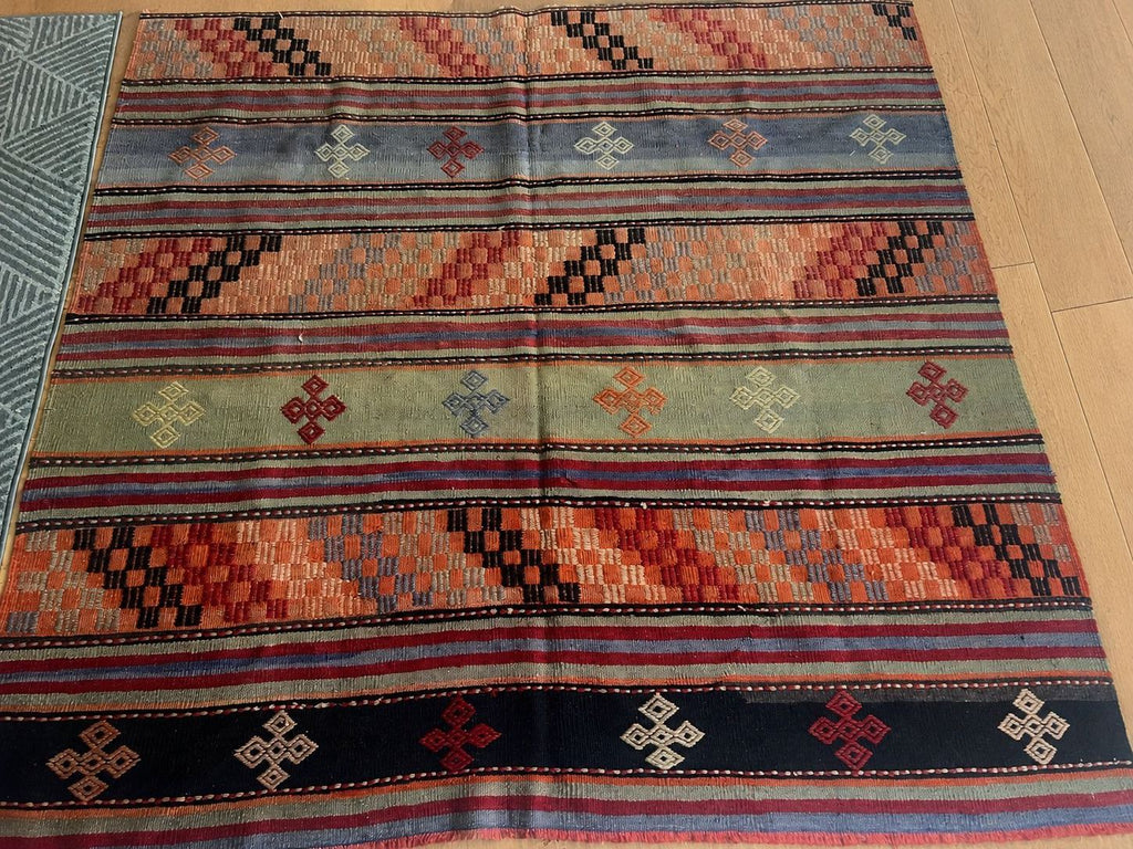 Handmade Turkish Balıkesir Kilim – 176 × 176 cm