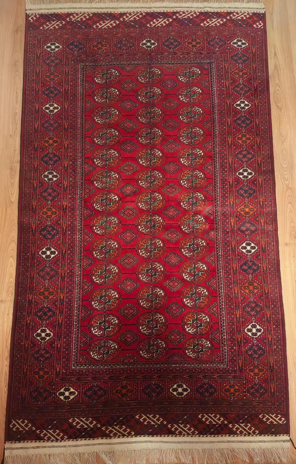 Tekke Bukhara Rug – Turkmen Style 220×127 cm | Handwoven Wool Tribal Carpet