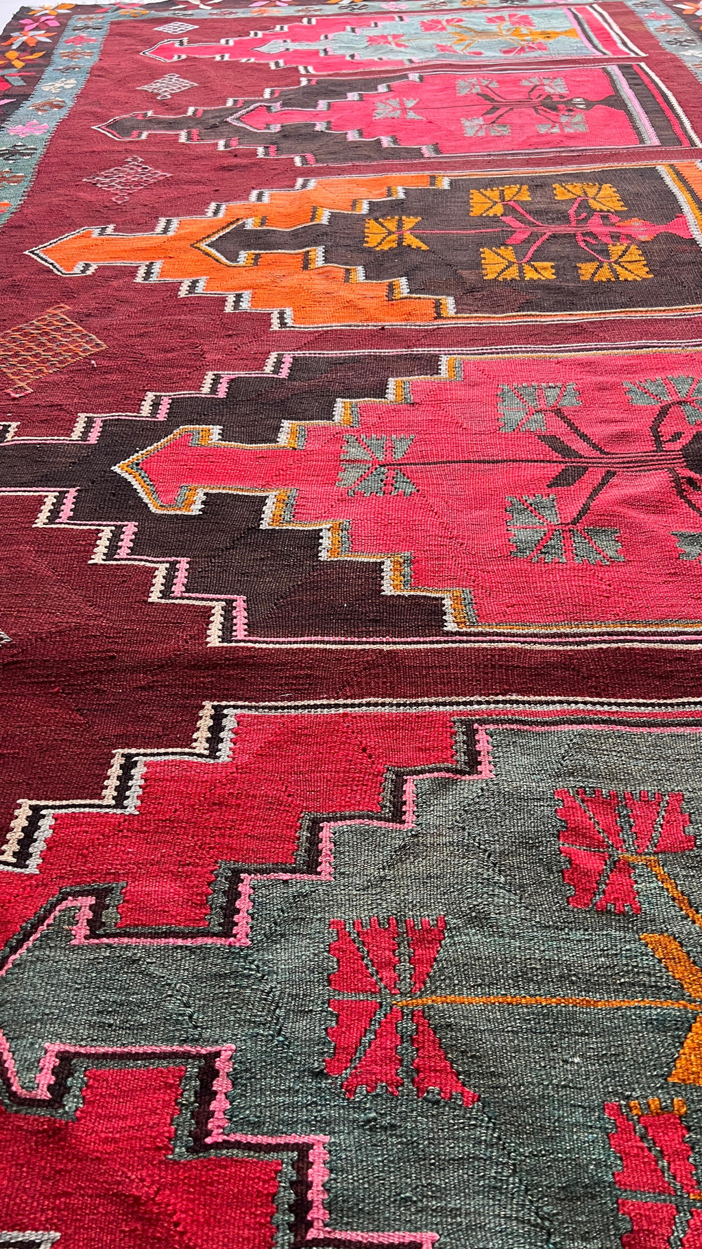 Kars Saflı Kilim 162x307 cm – Handwoven Wool Rug – Bold Tribal Statement Carpet