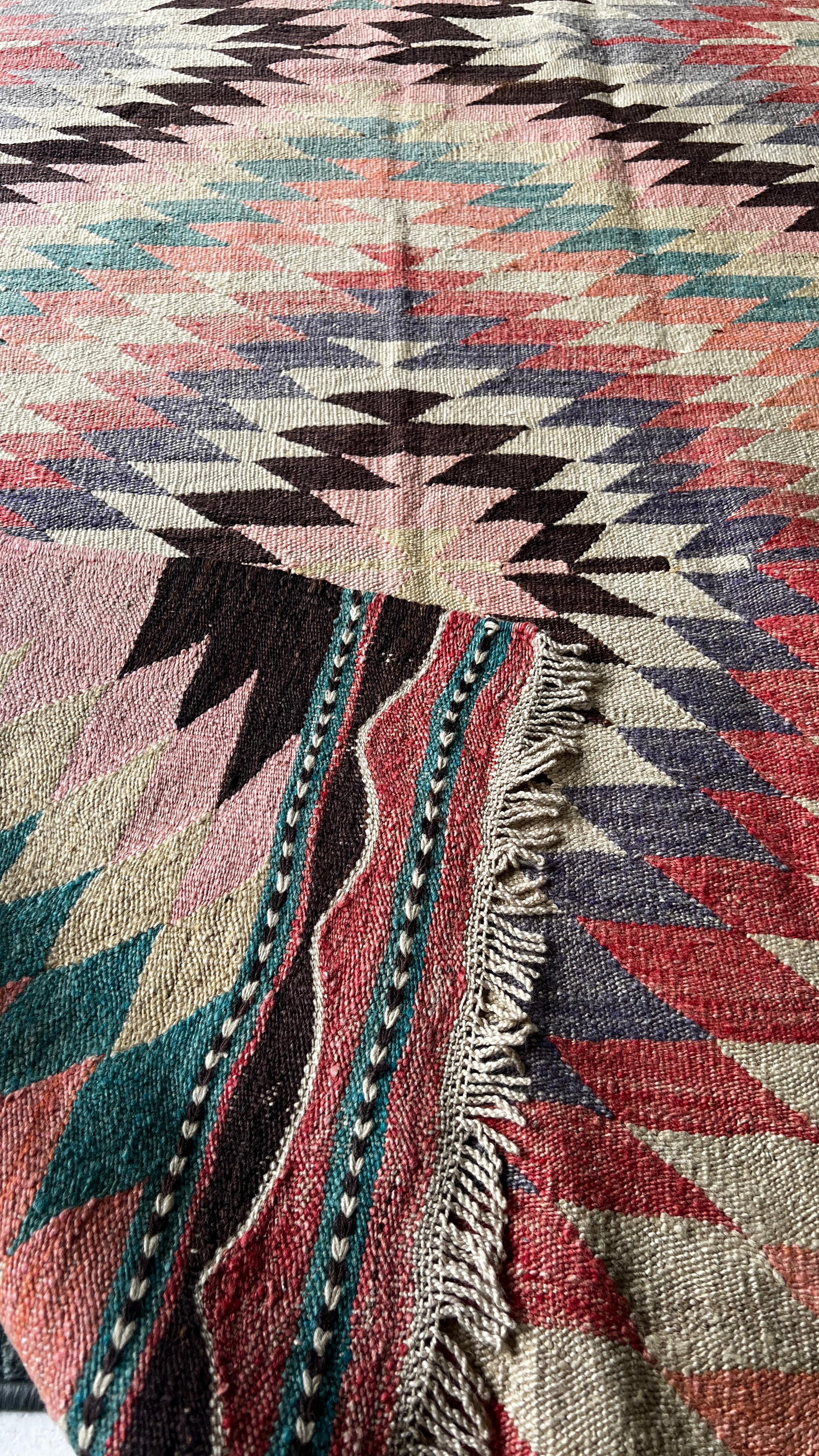Vintage Muğla Bencik Kilim – 129 × 250 cm – Handmade Wool Turkish Kilim