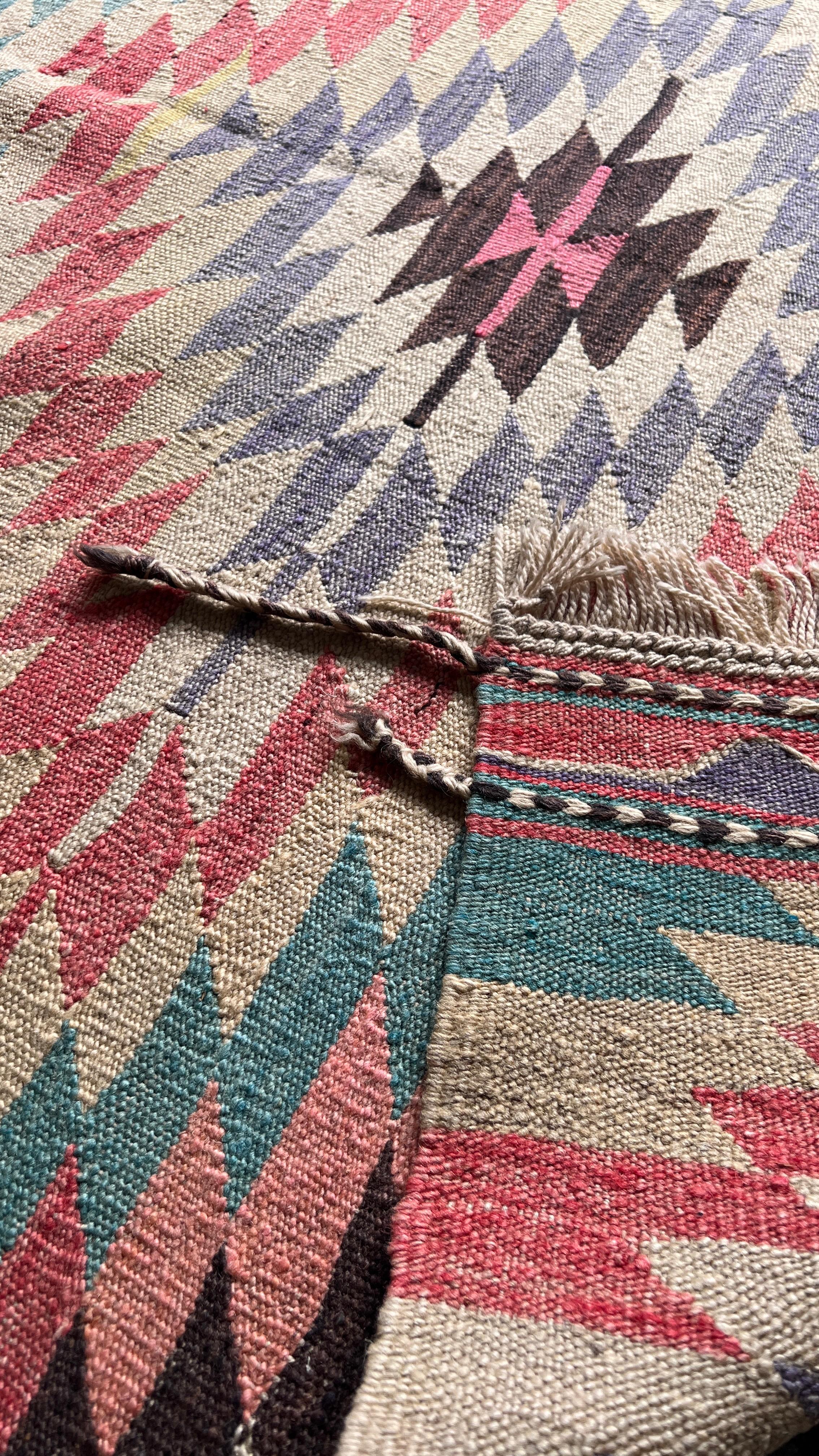 Vintage Muğla Bencik Kilim – 129 × 250 cm – Handmade Wool Turkish Kilim