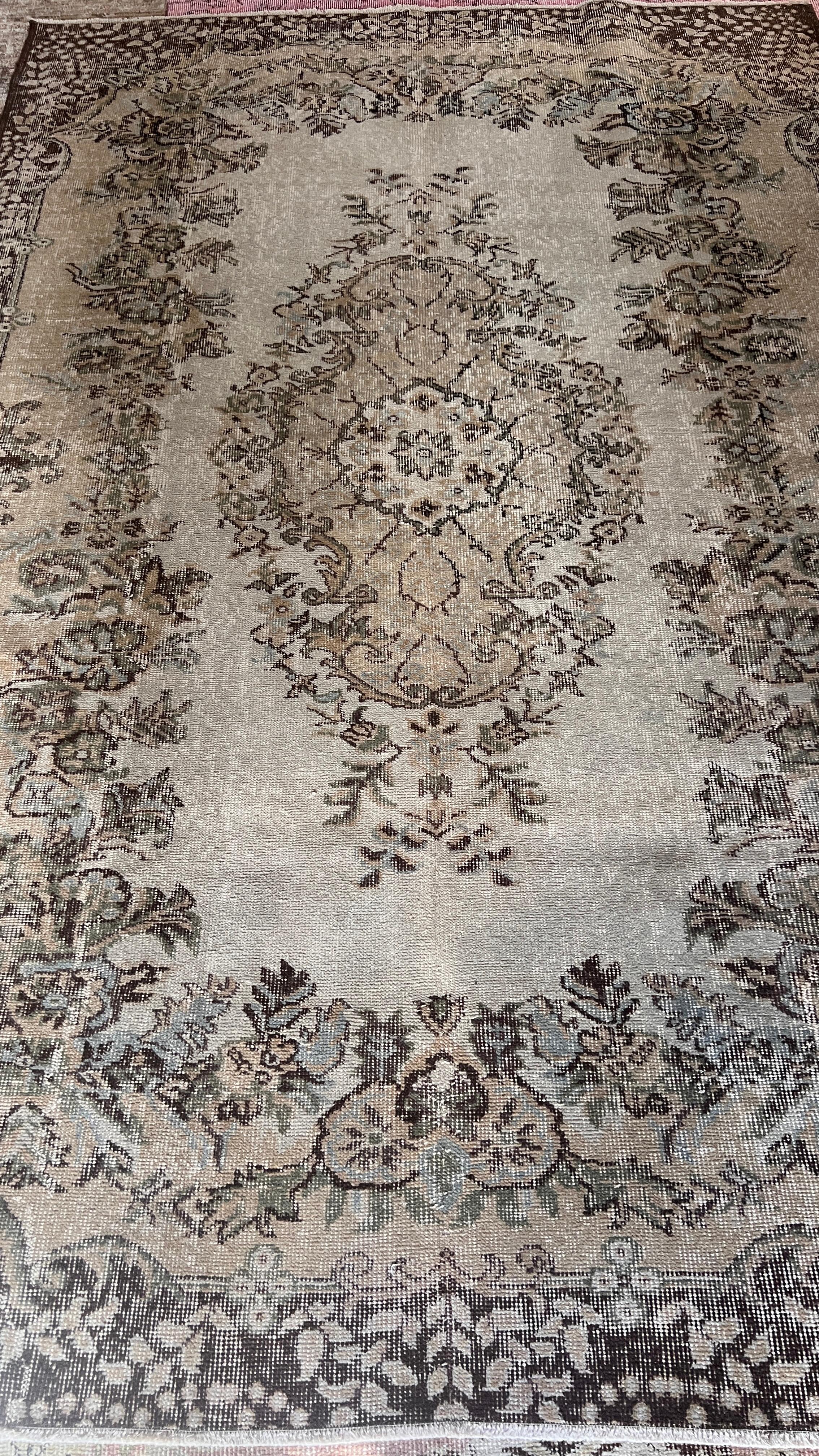 Antique Turkish Vintage Rug – 177 × 271 cm – Handmade Wool Anatolian Rug