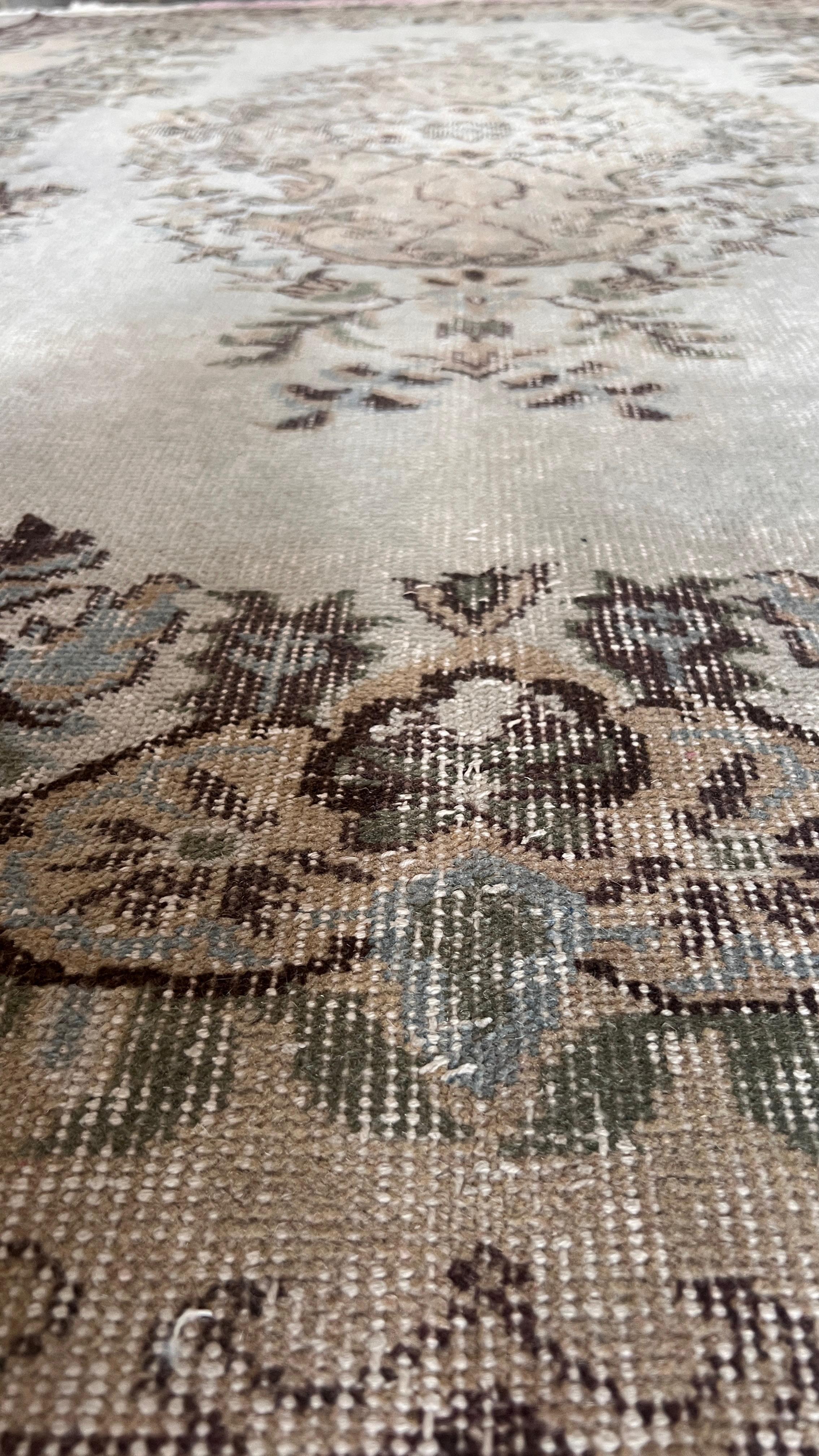 Antique Turkish Vintage Rug – 177 × 271 cm – Handmade Wool Anatolian Rug