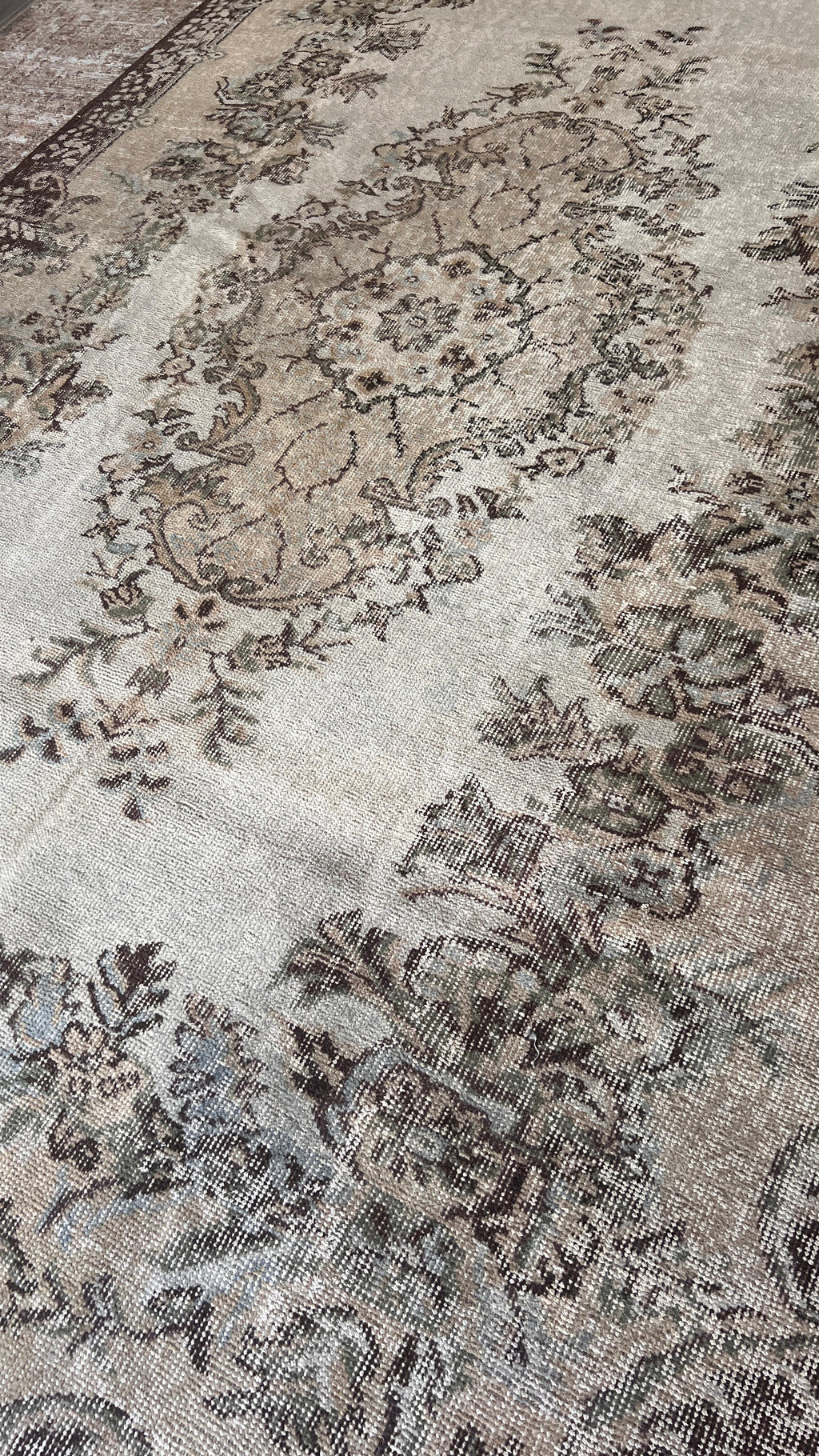 Antique Turkish Vintage Rug – 177 × 271 cm – Handmade Wool Anatolian Rug