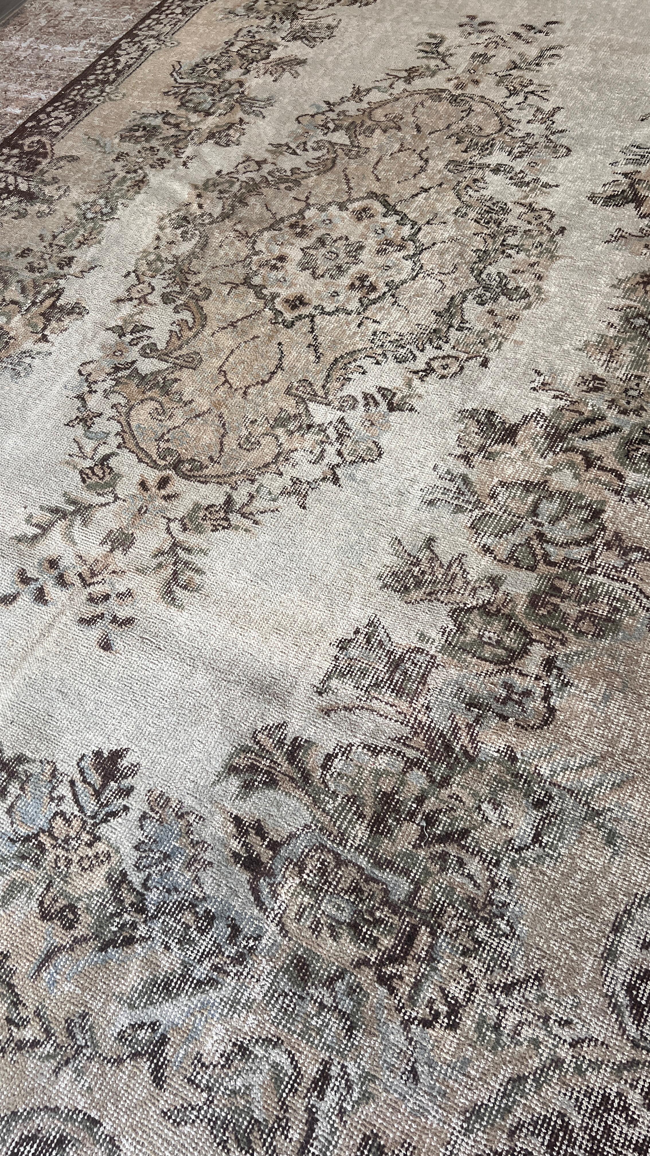 Antique Turkish Vintage Rug – 177 × 271 cm – Handmade Wool Anatolian Rug