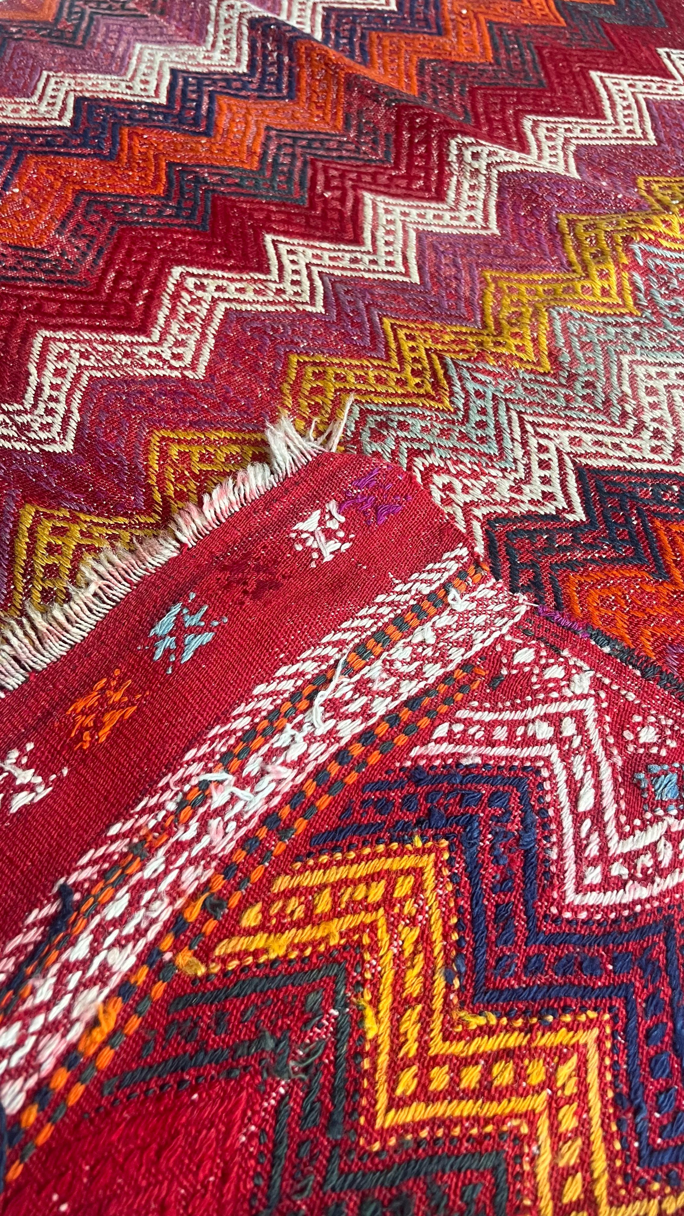 Handmade Turkish Balıkesir Cicim Kilim – 131 × 184 cm – Vintage Tribal Wool Rug