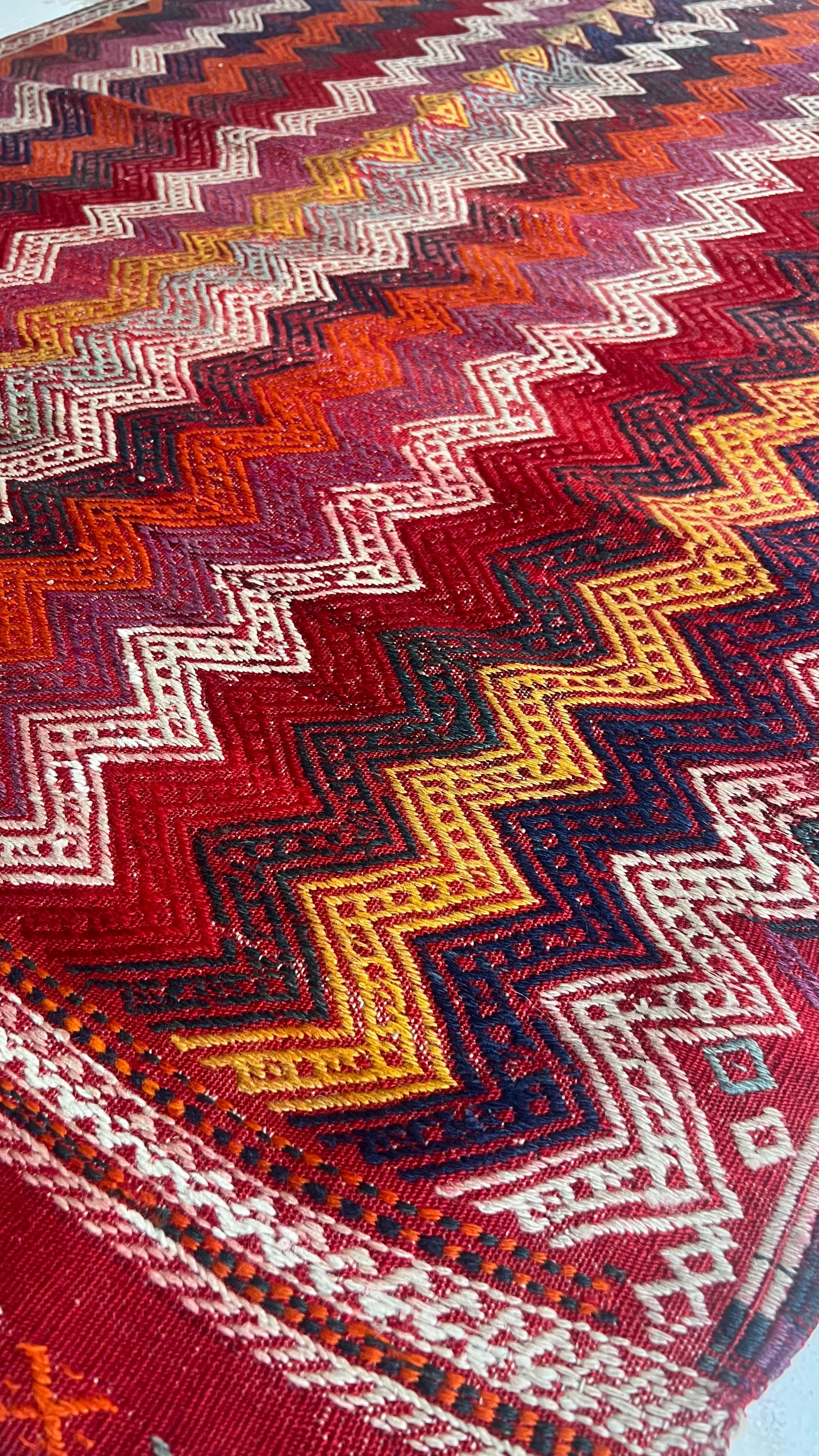 Handmade Turkish Balıkesir Cicim Kilim – 131 × 184 cm – Vintage Tribal Wool Rug