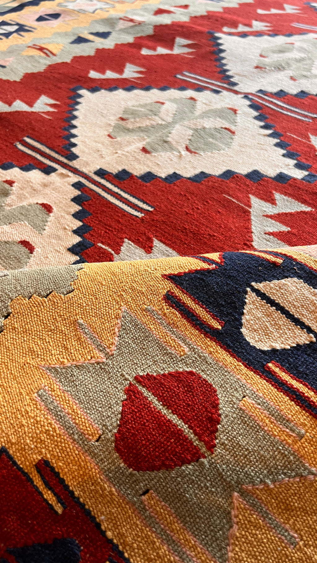 Vintage Turkish Uşak Kilim – 159 × 223 cm – Handmade Wool Anatolian Rug