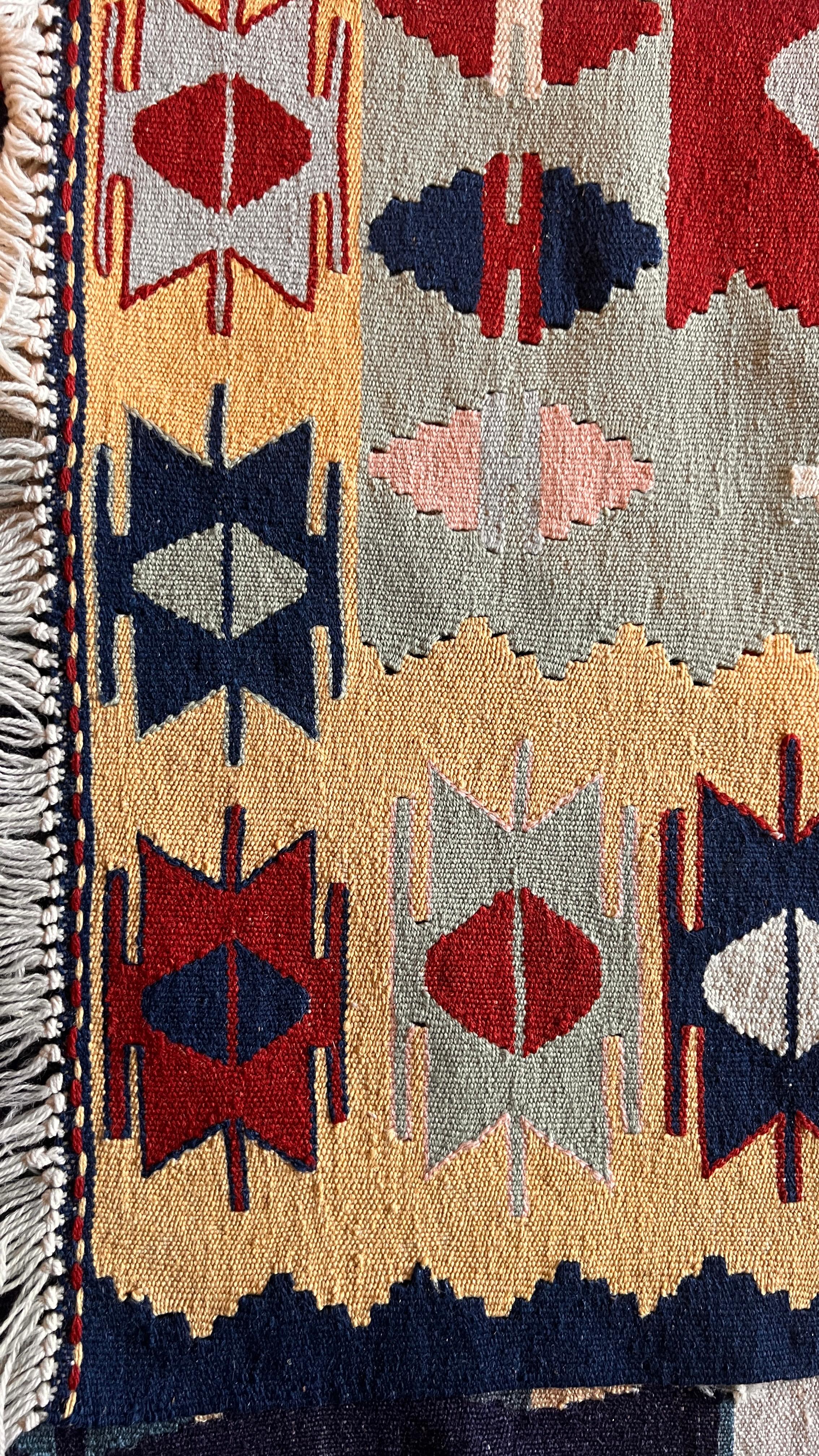 Vintage Turkish Uşak Kilim – 159 × 223 cm – Handmade Wool Anatolian Rug