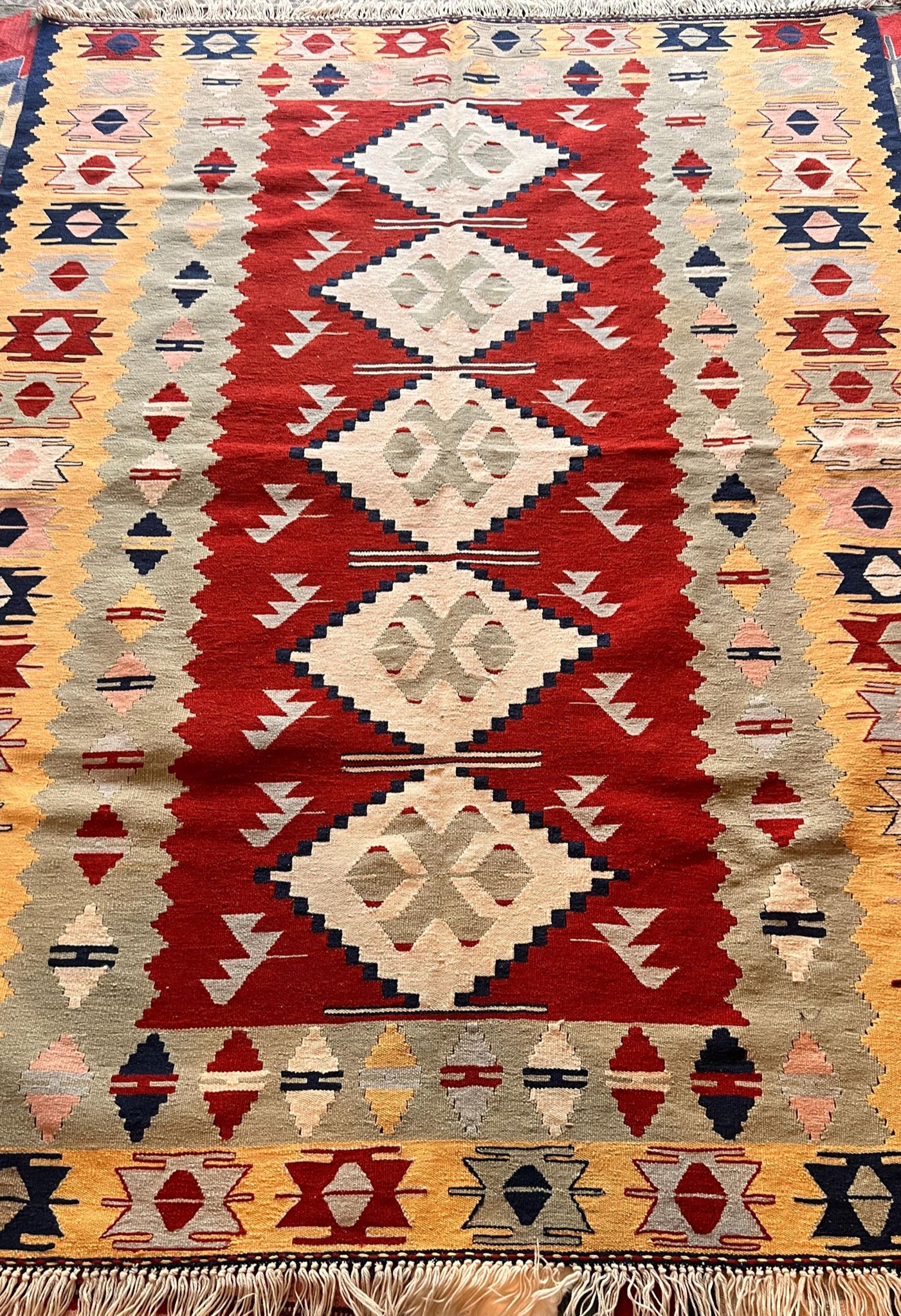 Vintage Turkish Uşak Kilim – 159 × 223 cm – Handmade Wool Anatolian Rug