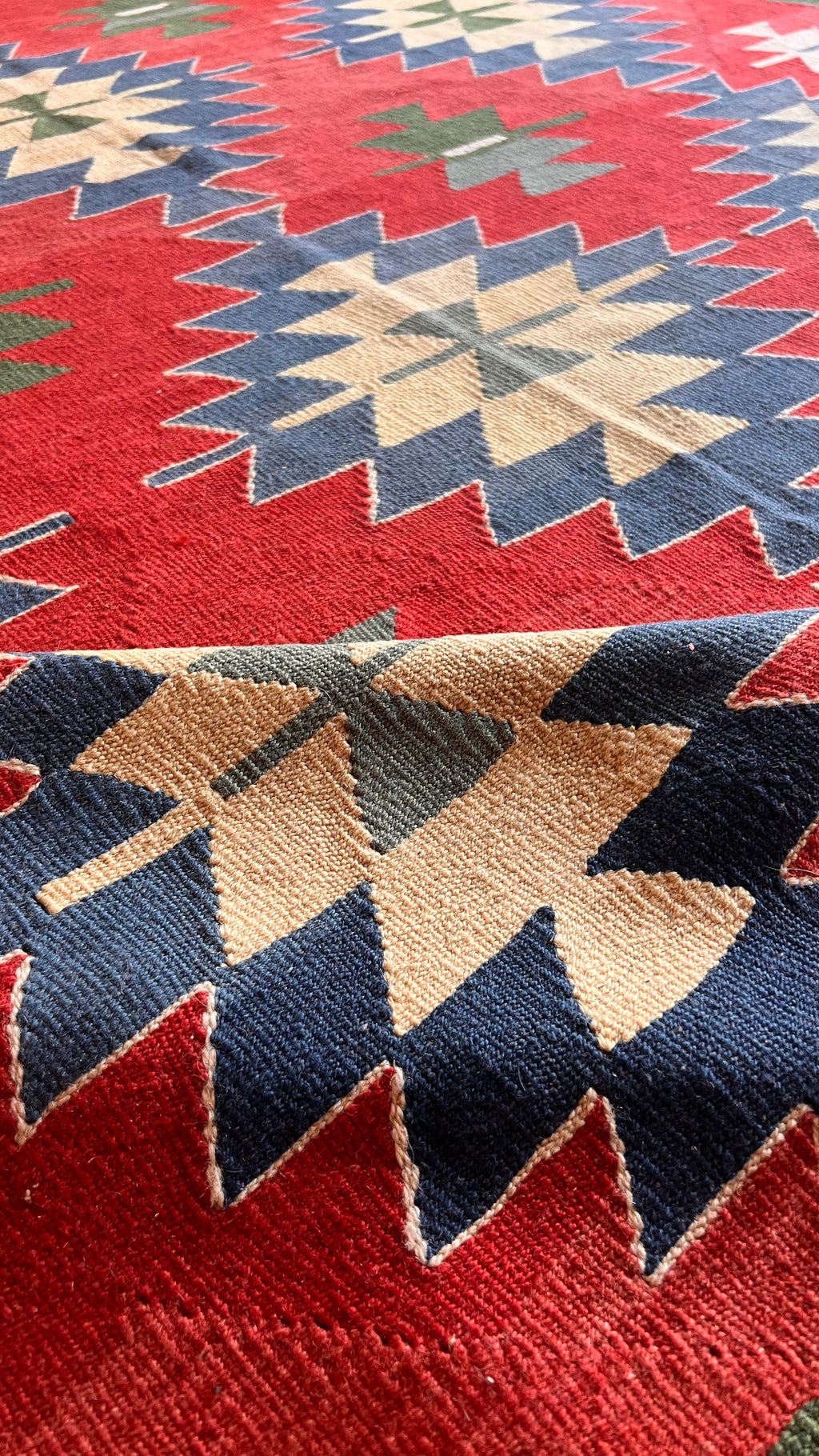 Vintage Turkish Uşak Kilim – 165 × 248 cm – Handmade Wool Tribal Rug