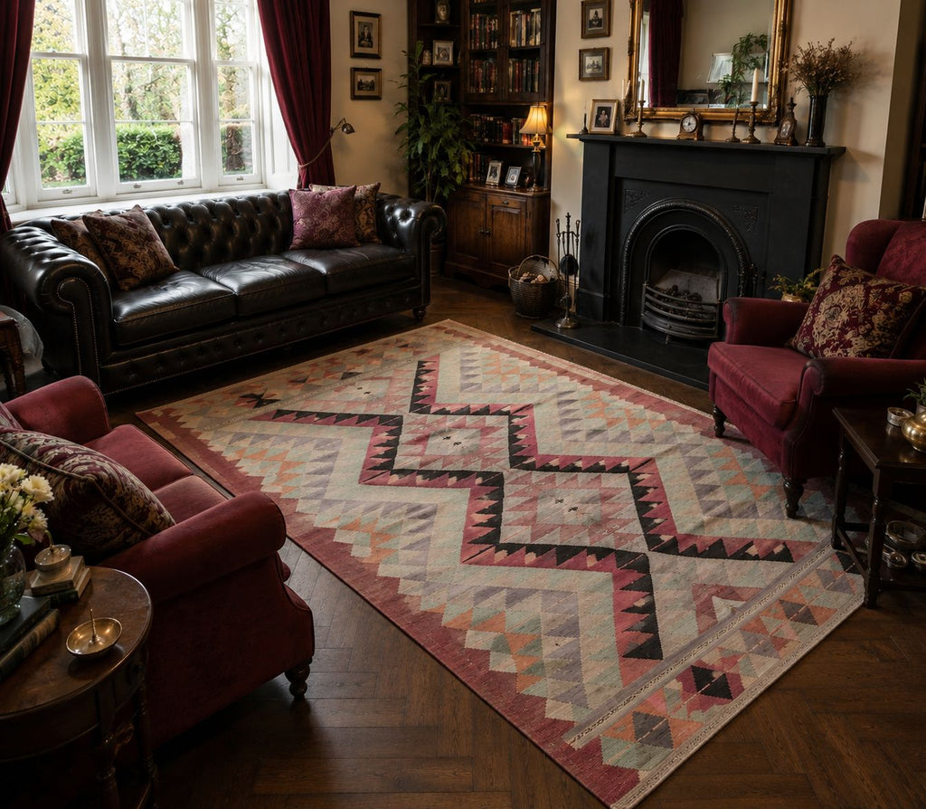 Vintage Turkish Uşak Kilim – 165 × 228 cm – Handmade Wool Tribal Rug