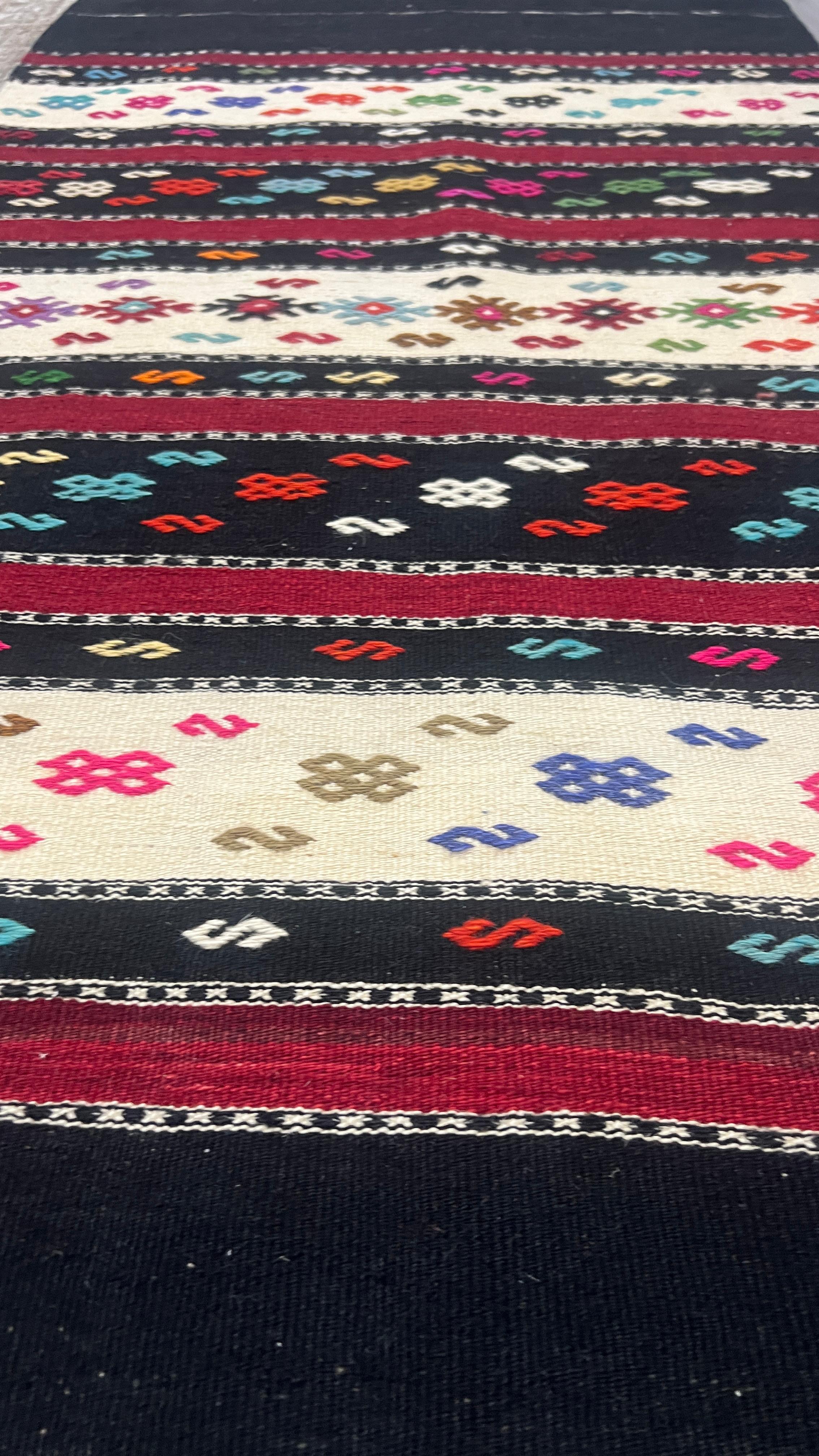 Vintage Turkish Kilim Runner – 71 × 461 cm – Handmade Wool Hallway Runner