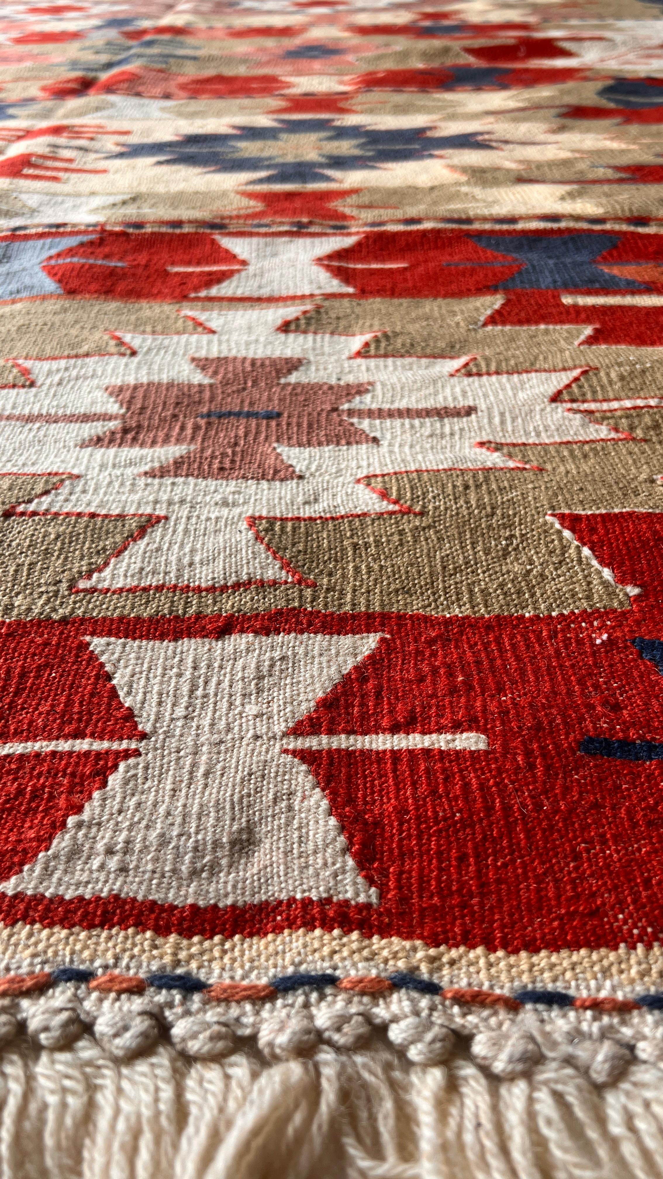 Handmade Turkish Uşak Kilim – 165 × 233 cm – Vintage Tribal Wool Rug