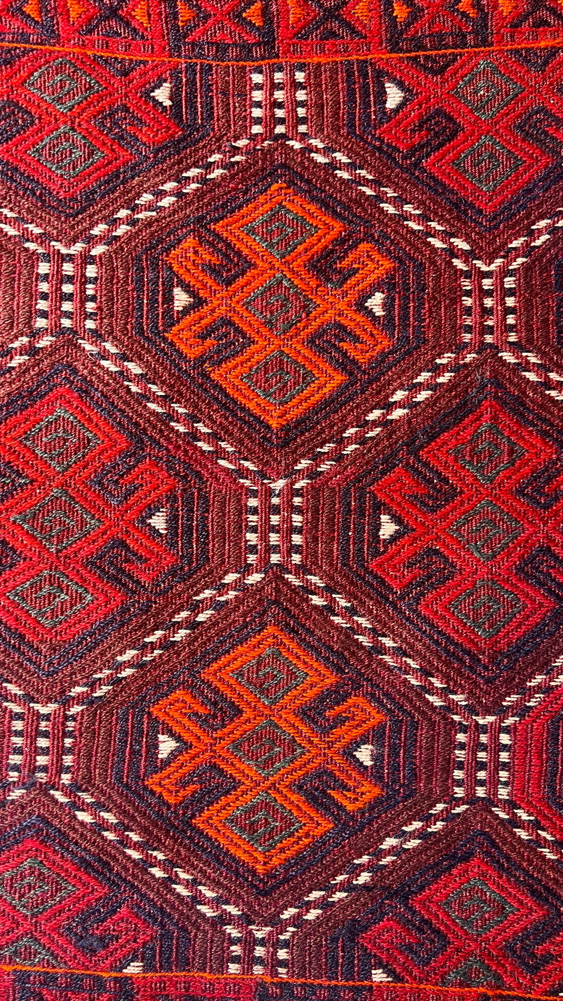 Handmade Persian Cicim Kilim – 128 × 220 cm – Vintage Wool Tribal Rug