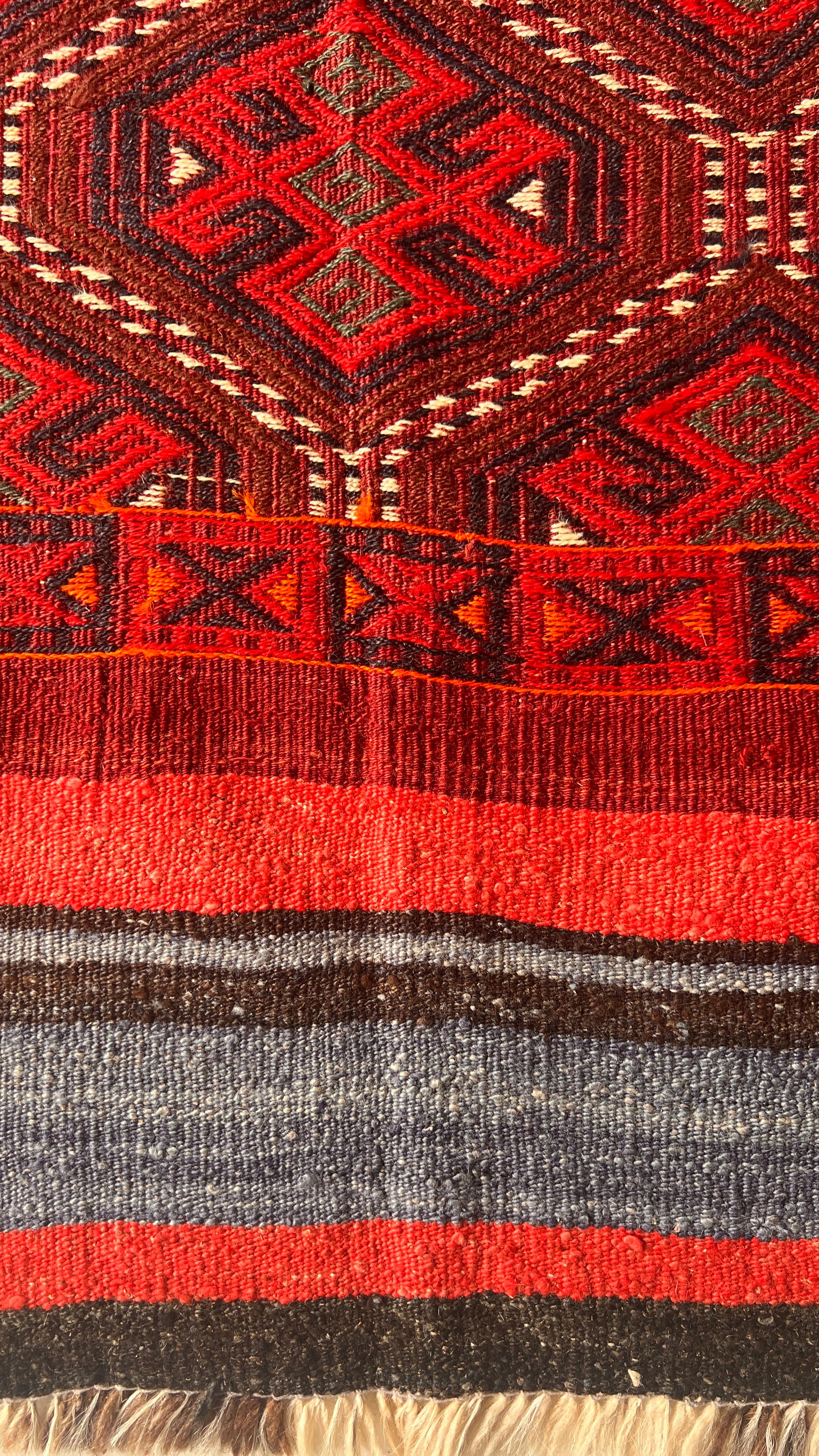 Handmade Persian Cicim Kilim – 128 × 220 cm – Vintage Wool Tribal Rug