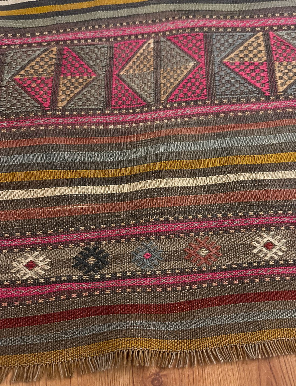 Vintage Konya Kilim – Taupe · 148 × 210 cm