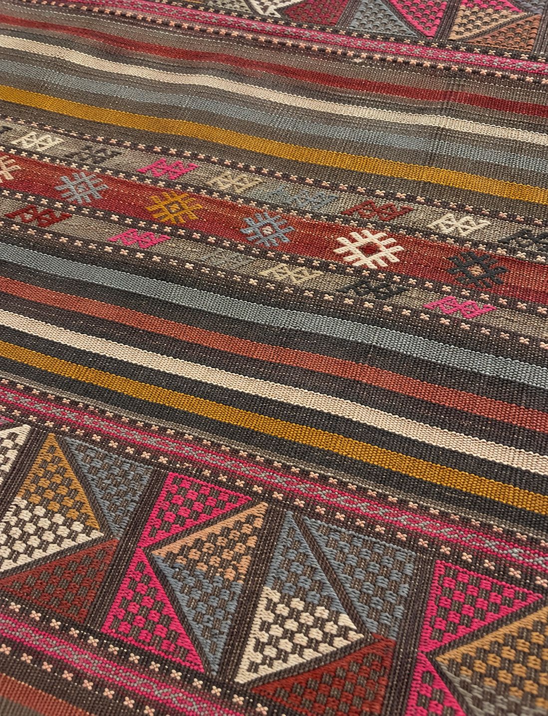 Vintage Konya Kilim – Taupe · 148 × 210 cm